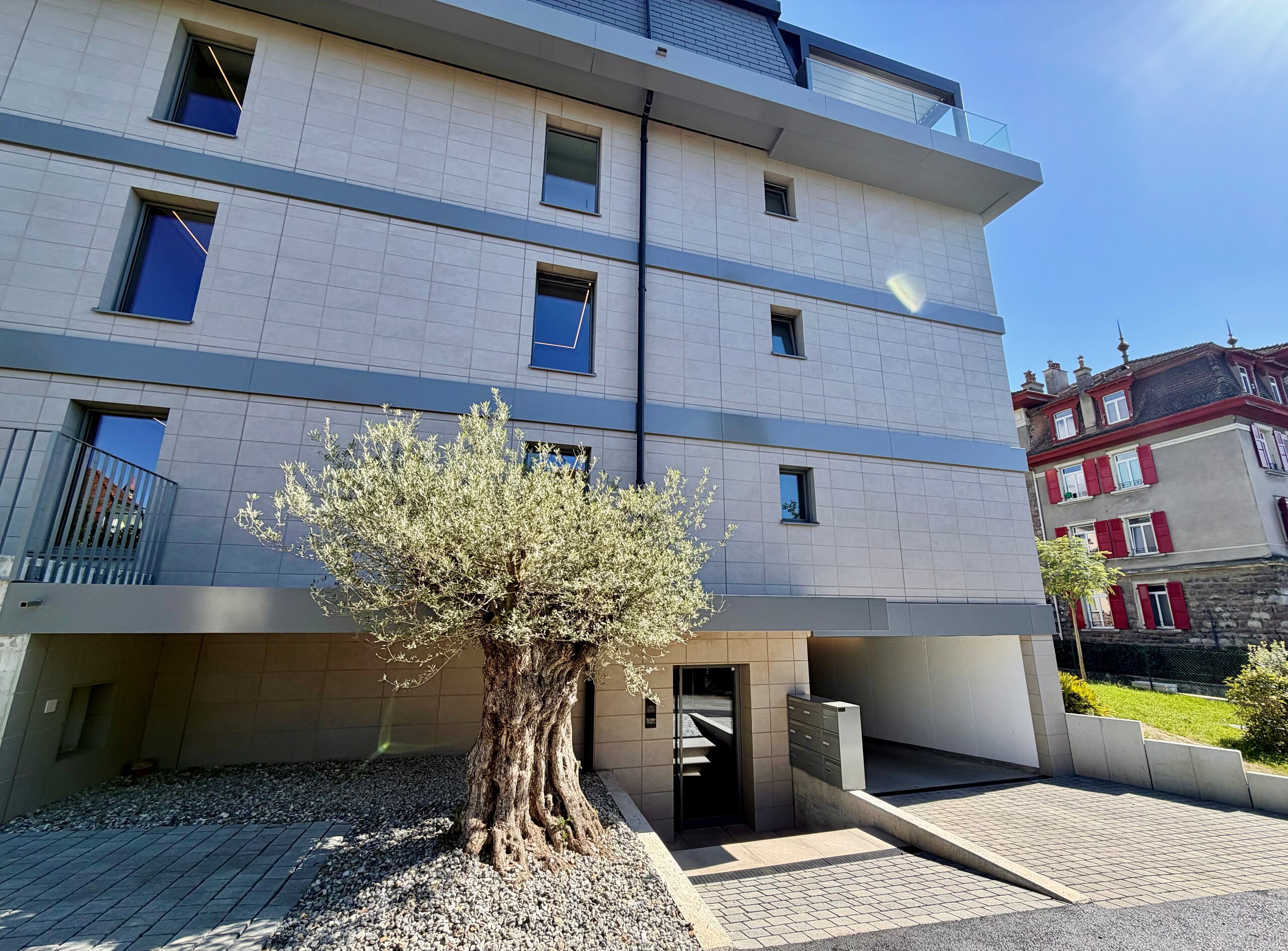 Exterior view 4