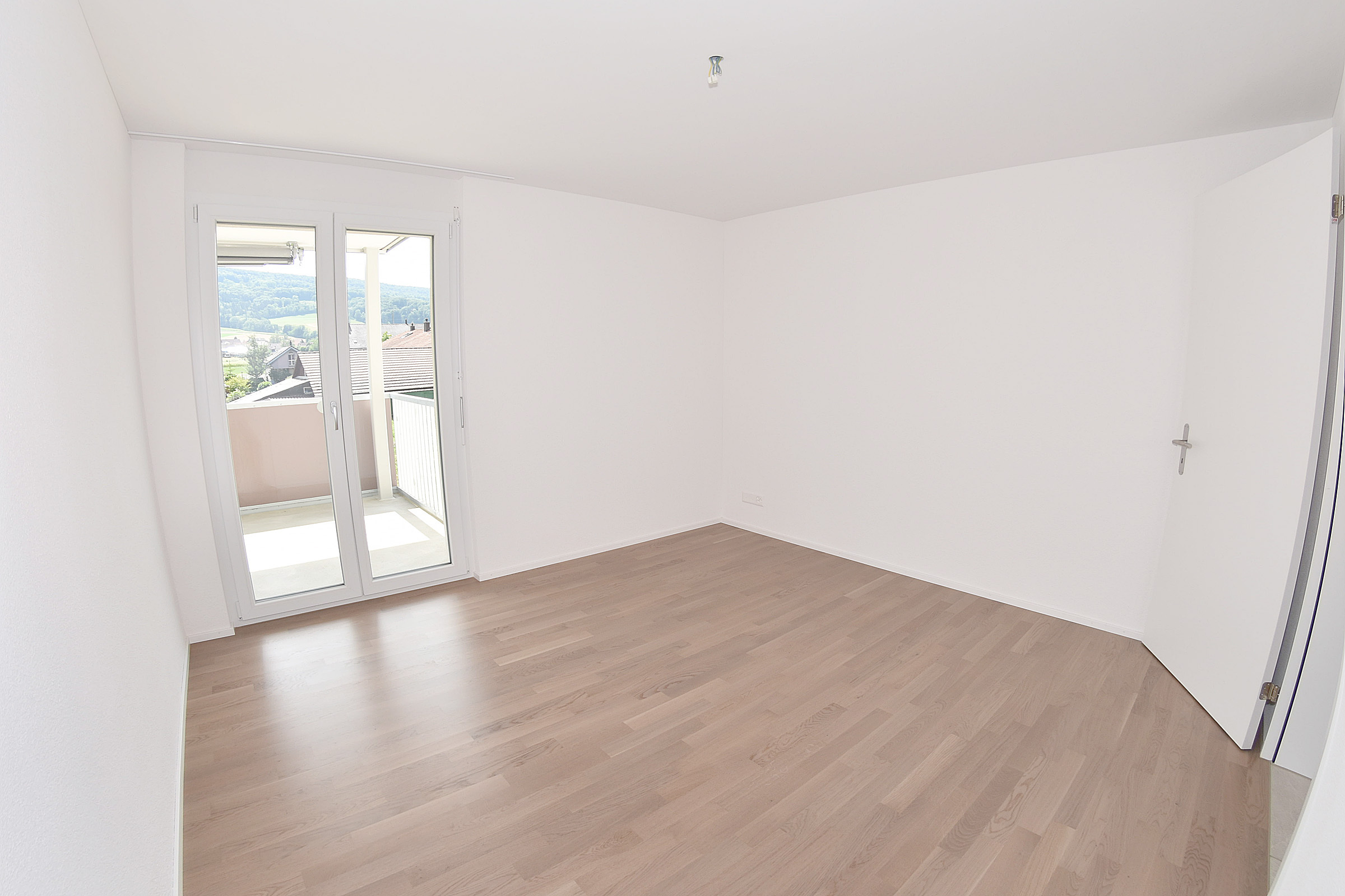 Zimmer 12 m2 mit Balkonzugang Zimmer 12 m2 mit Balkonzugang