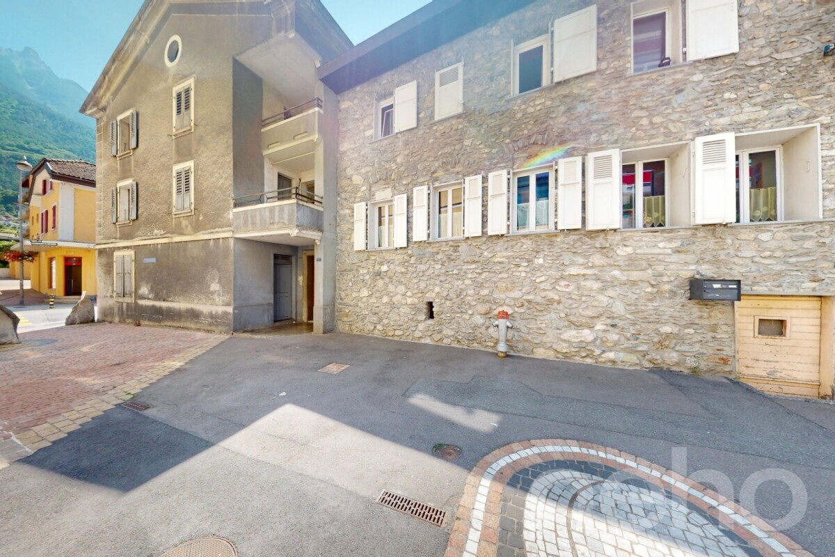 Photo 1