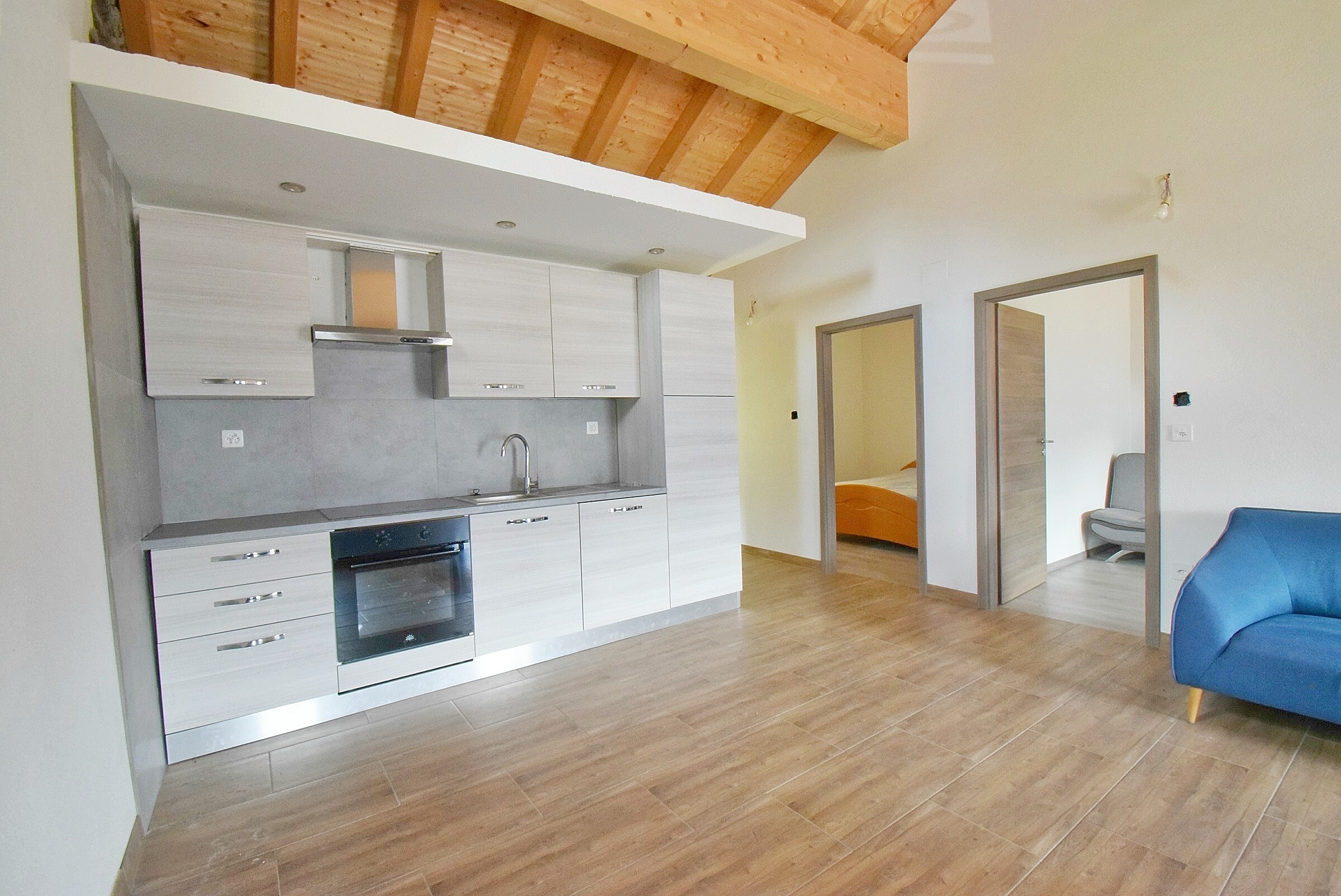Interior view 4