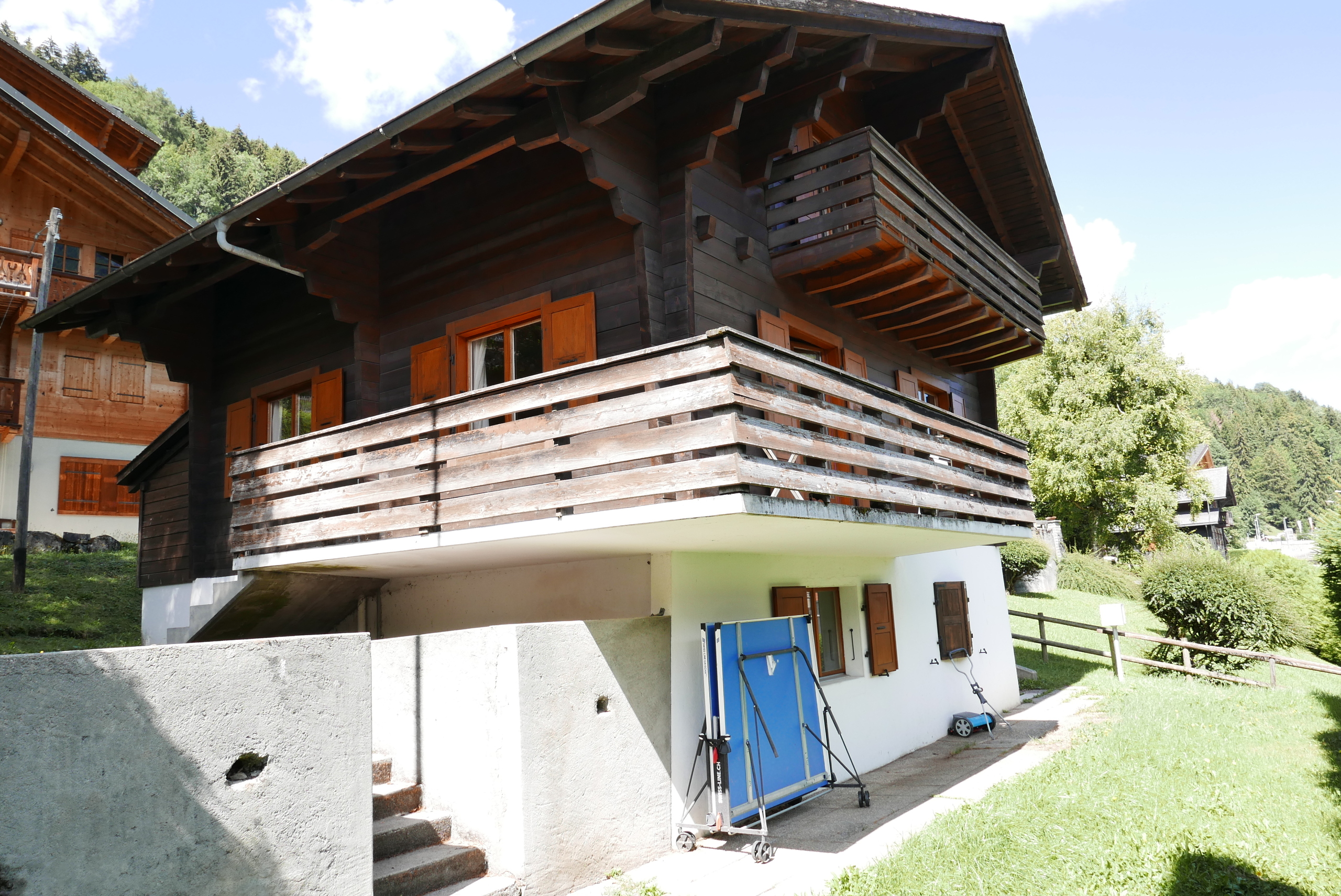 Exterior view 4