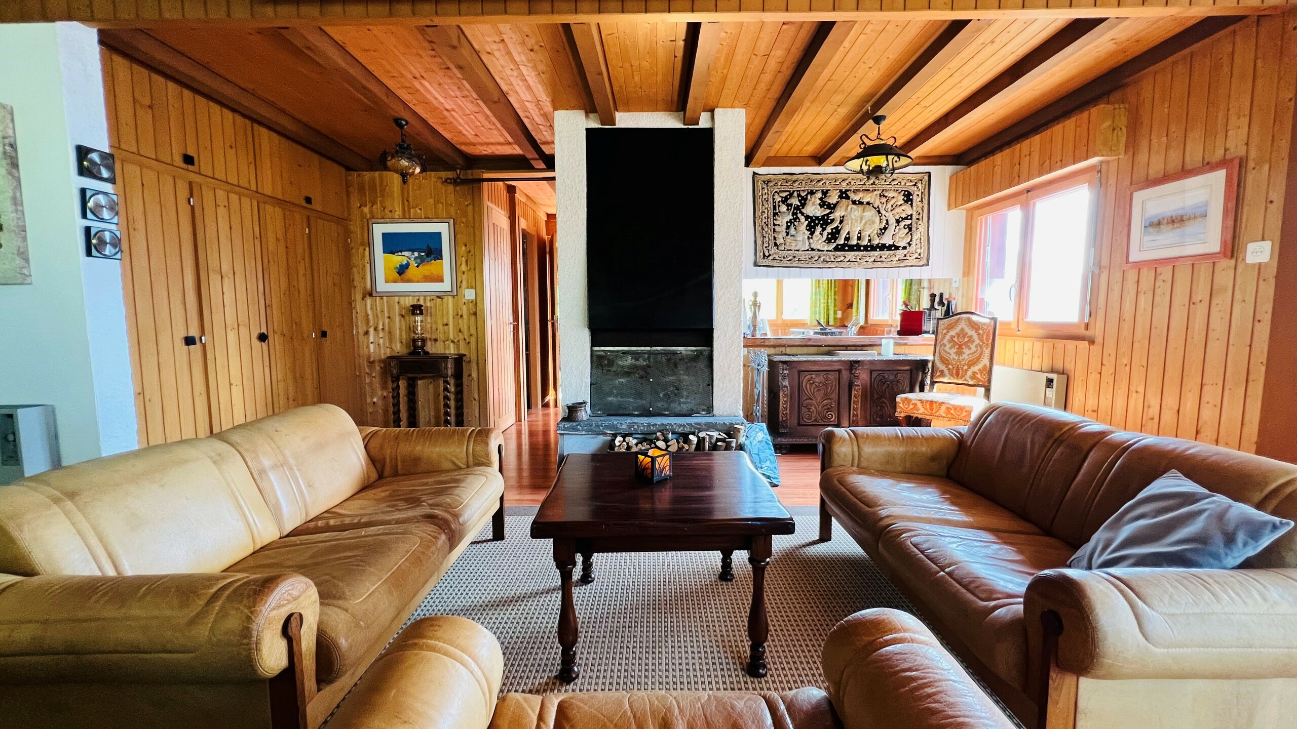 Wohnzimmer mit Kamin Wohnzimmer mit Kamin