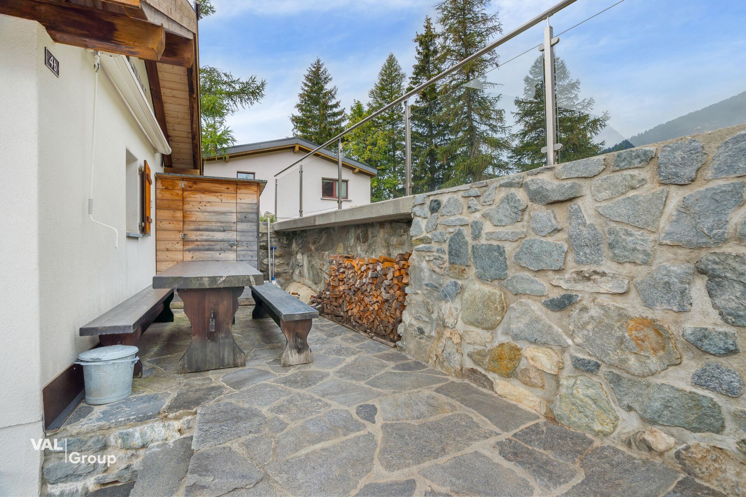 Photo 12