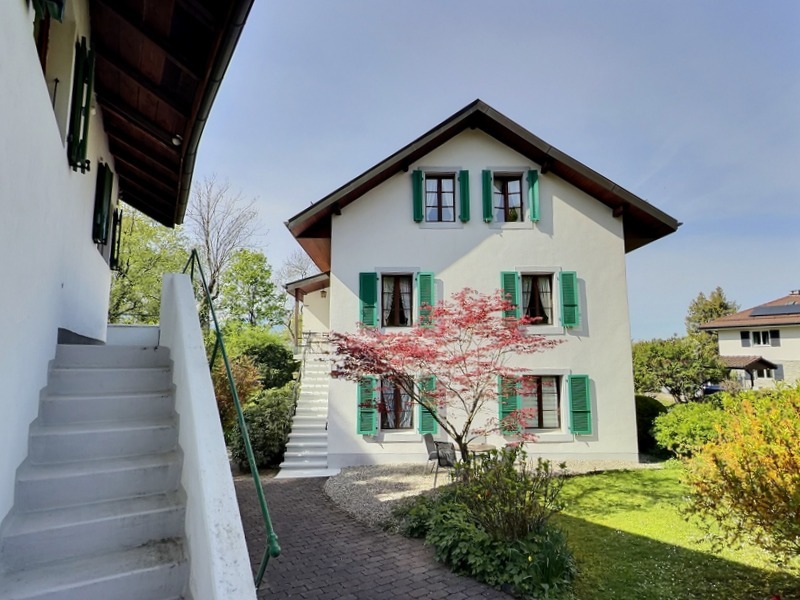 Exterior view 4