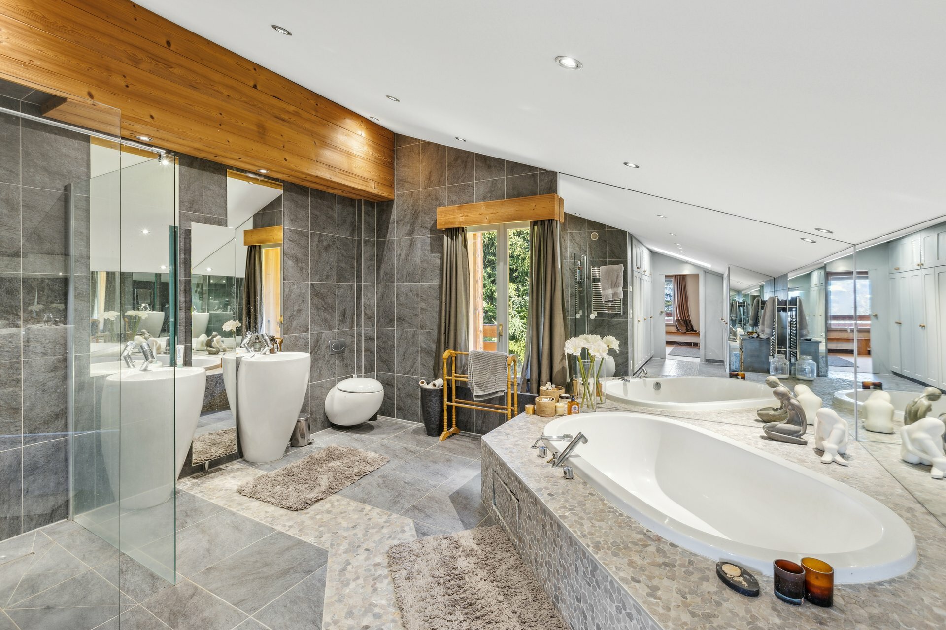 Salle de bains parentale