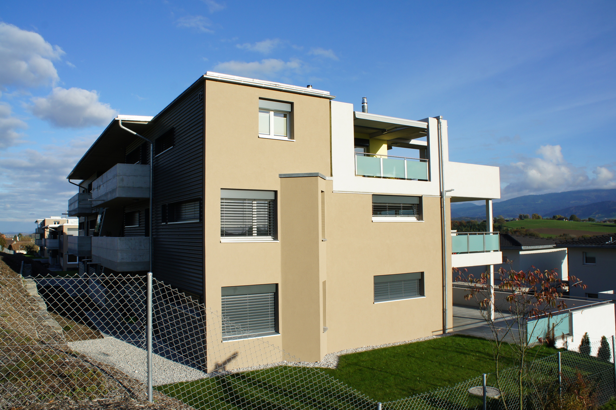 Exterior view 4