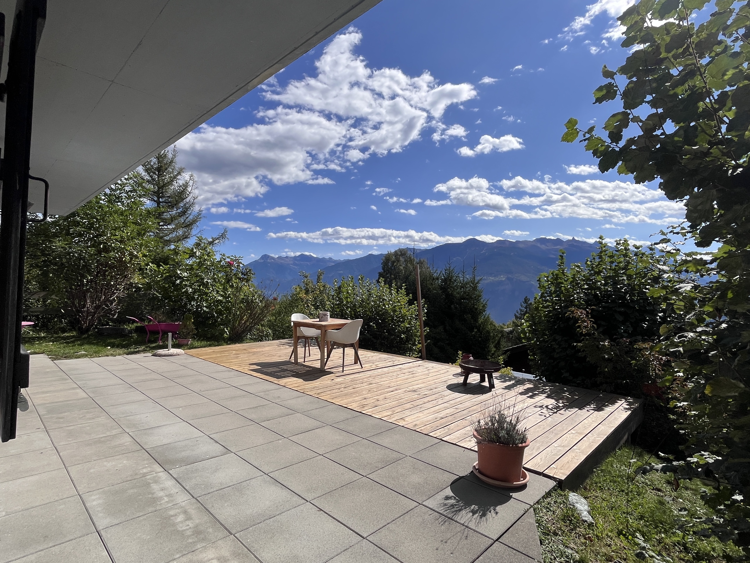 Terrasse avec panorama sud-est Terrasse avec panorama sud-est