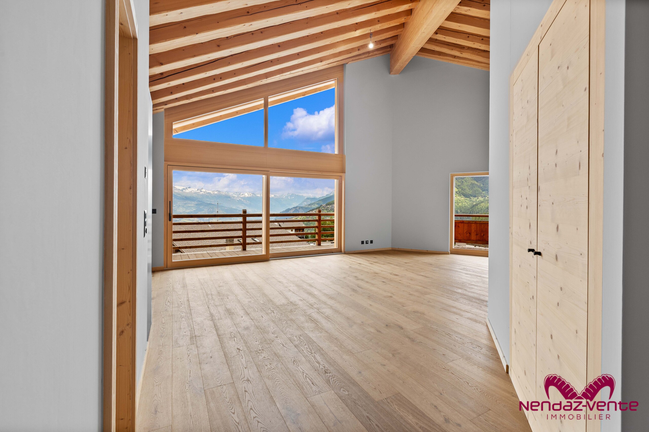 Interior view 12