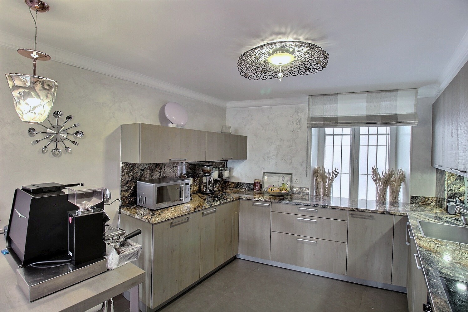 Interior view 3
