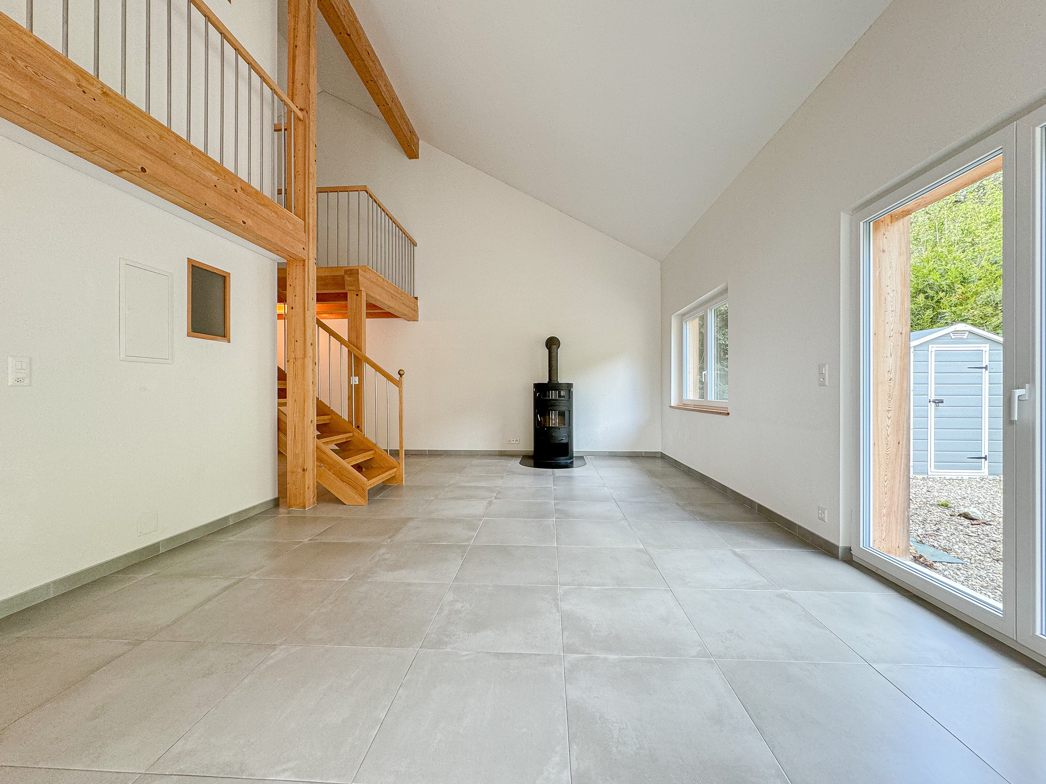 Duplex de 6 pces - grand séjour équipé d'un poêle à bois Duplex de 6 pces - grand séjour équipé d'un poêle à bois