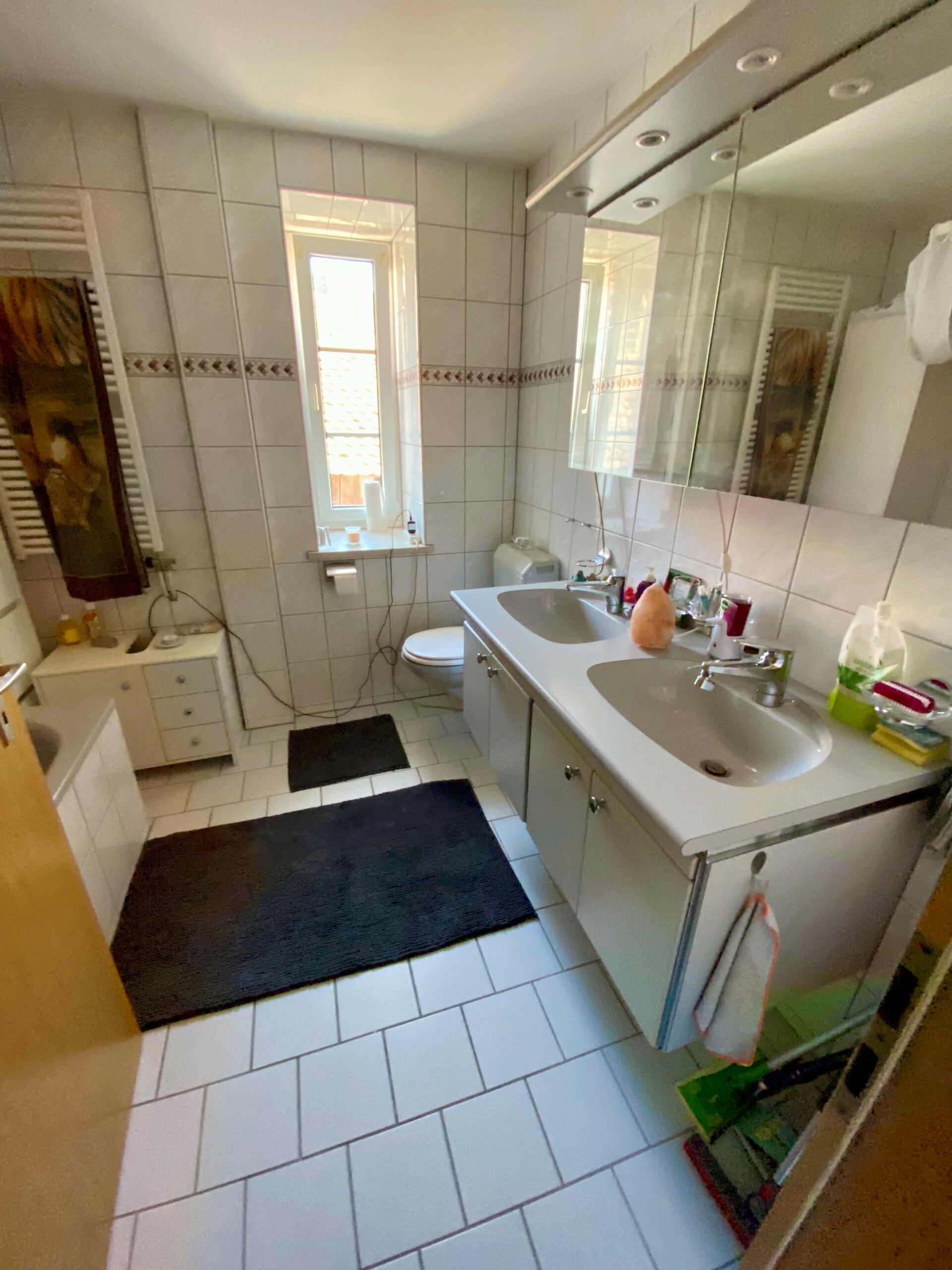 4. 5 Zi.-Wohnung OG Badezimmer 4. 5 Zi.-Wohnung OG Badezimmer