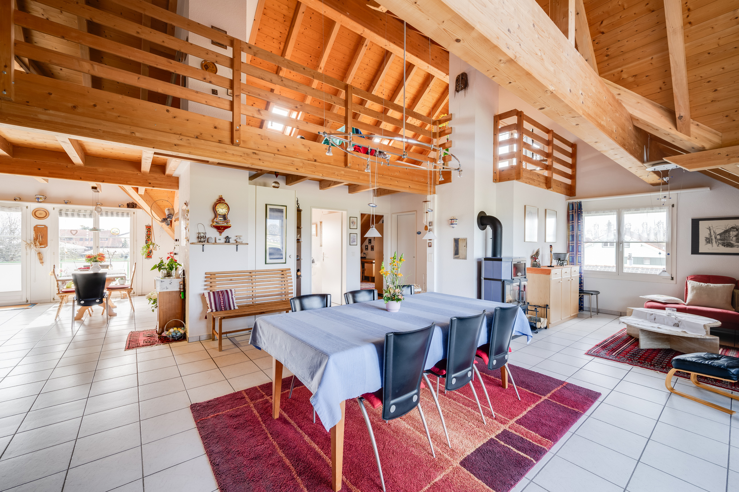 WOHNBEREICH MIT GALERIE