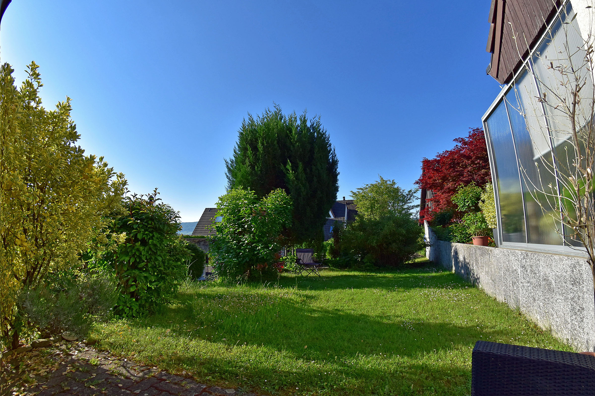 Der südseitige Gartensitzplatz