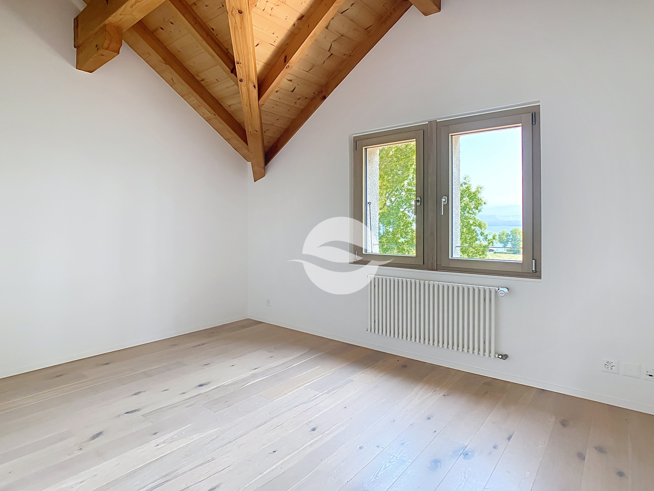 1er : 2ème Chambre à coucher 