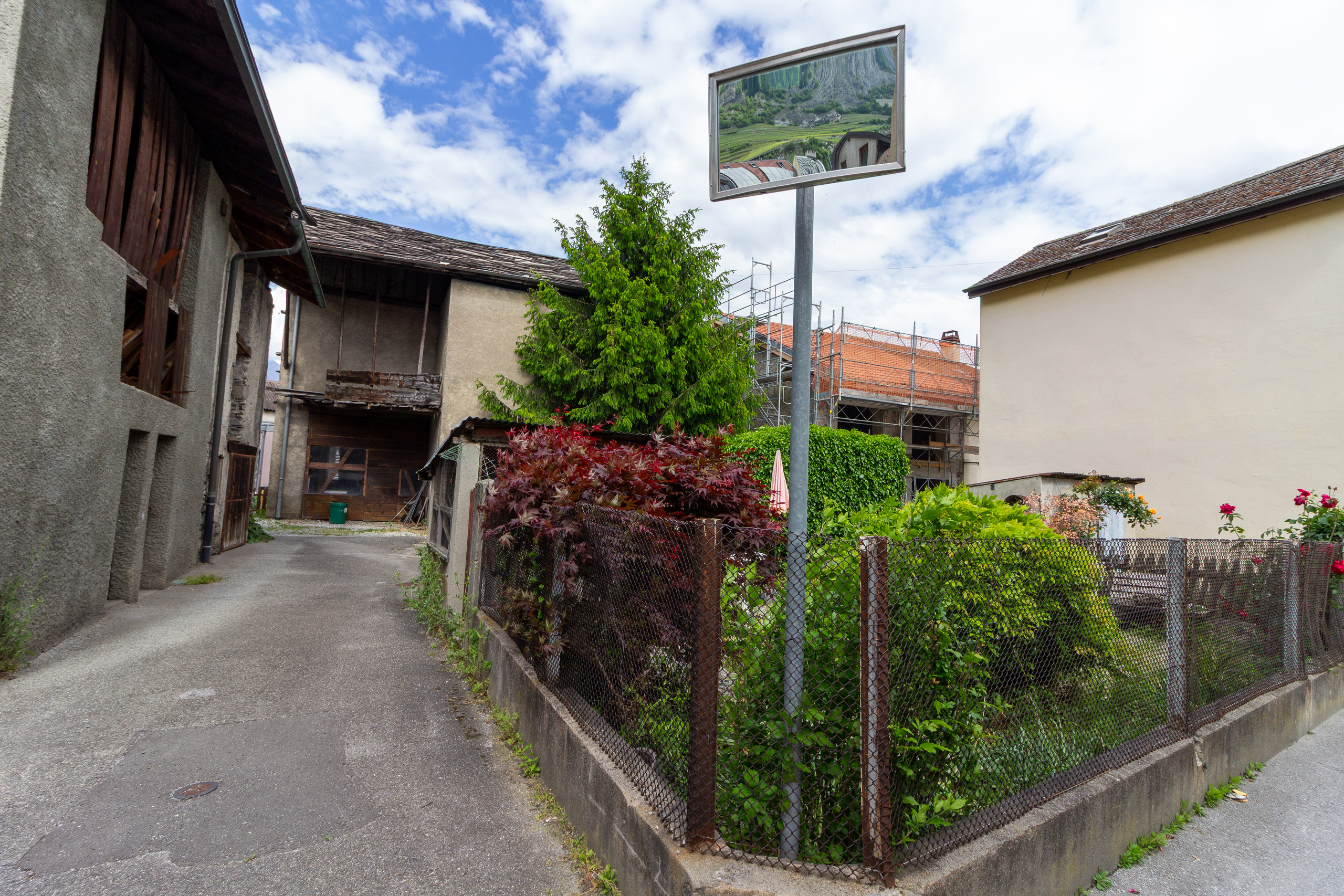 Exterior view 3