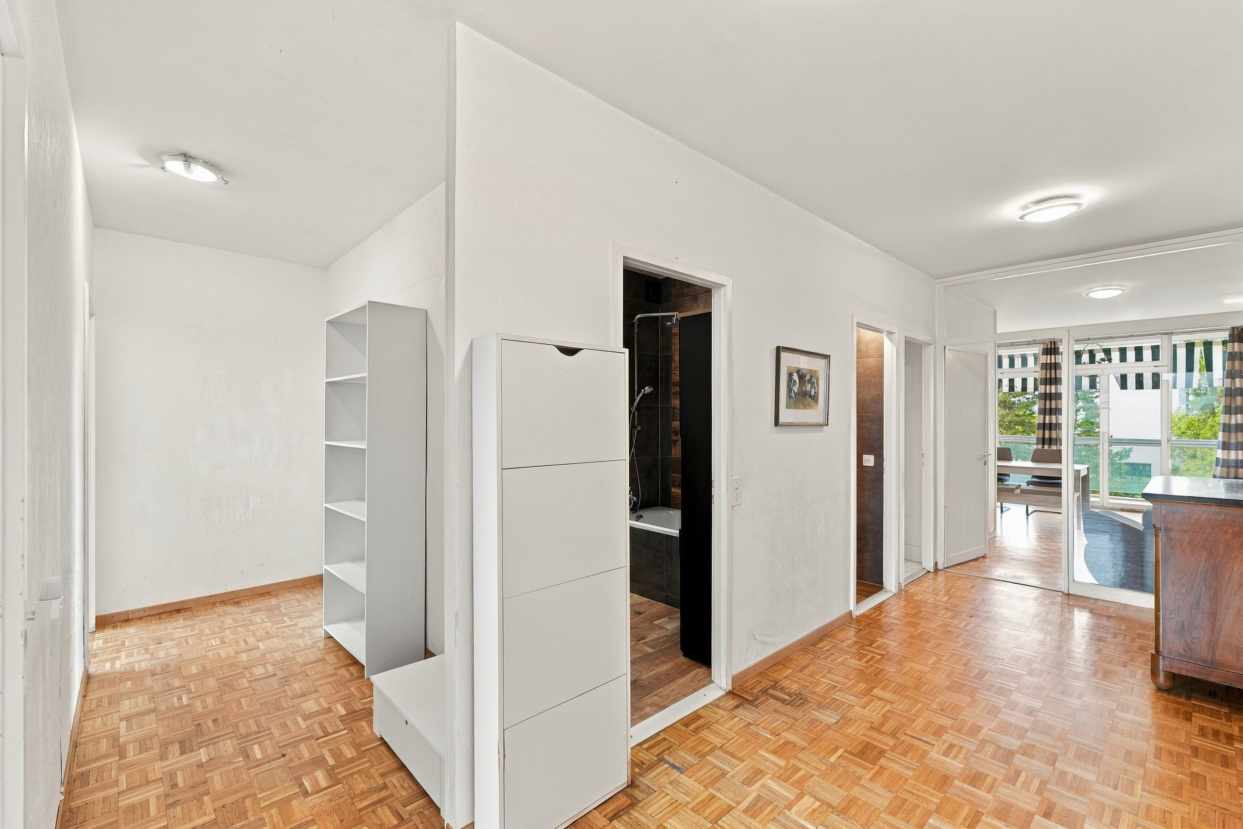 Interior view 6