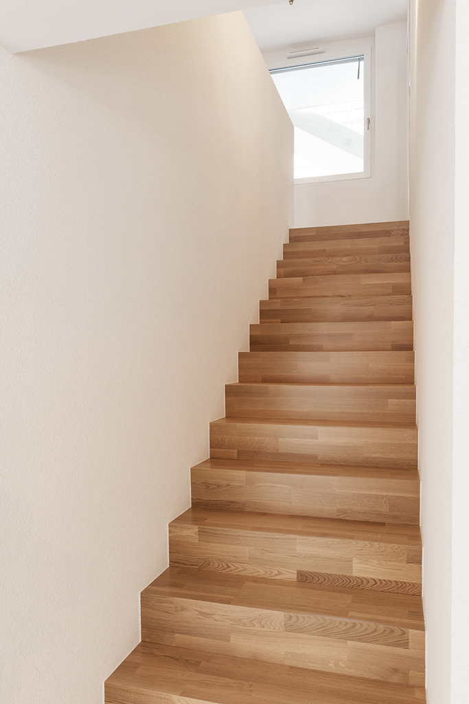 Escaliers montant aux chambres