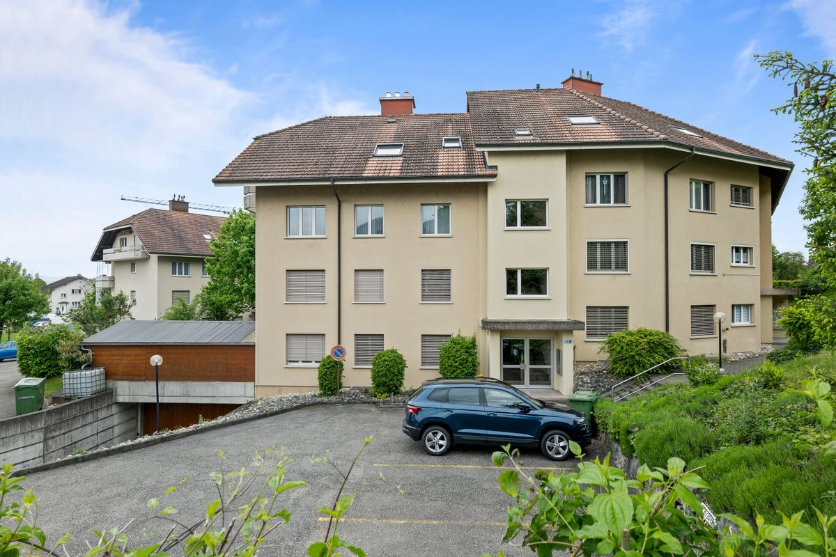 4-Familienhaus, pro Etage nur jeweils eine Wohneinheit 4-Familienhaus, pro Etage nur jeweils eine Wohneinheit