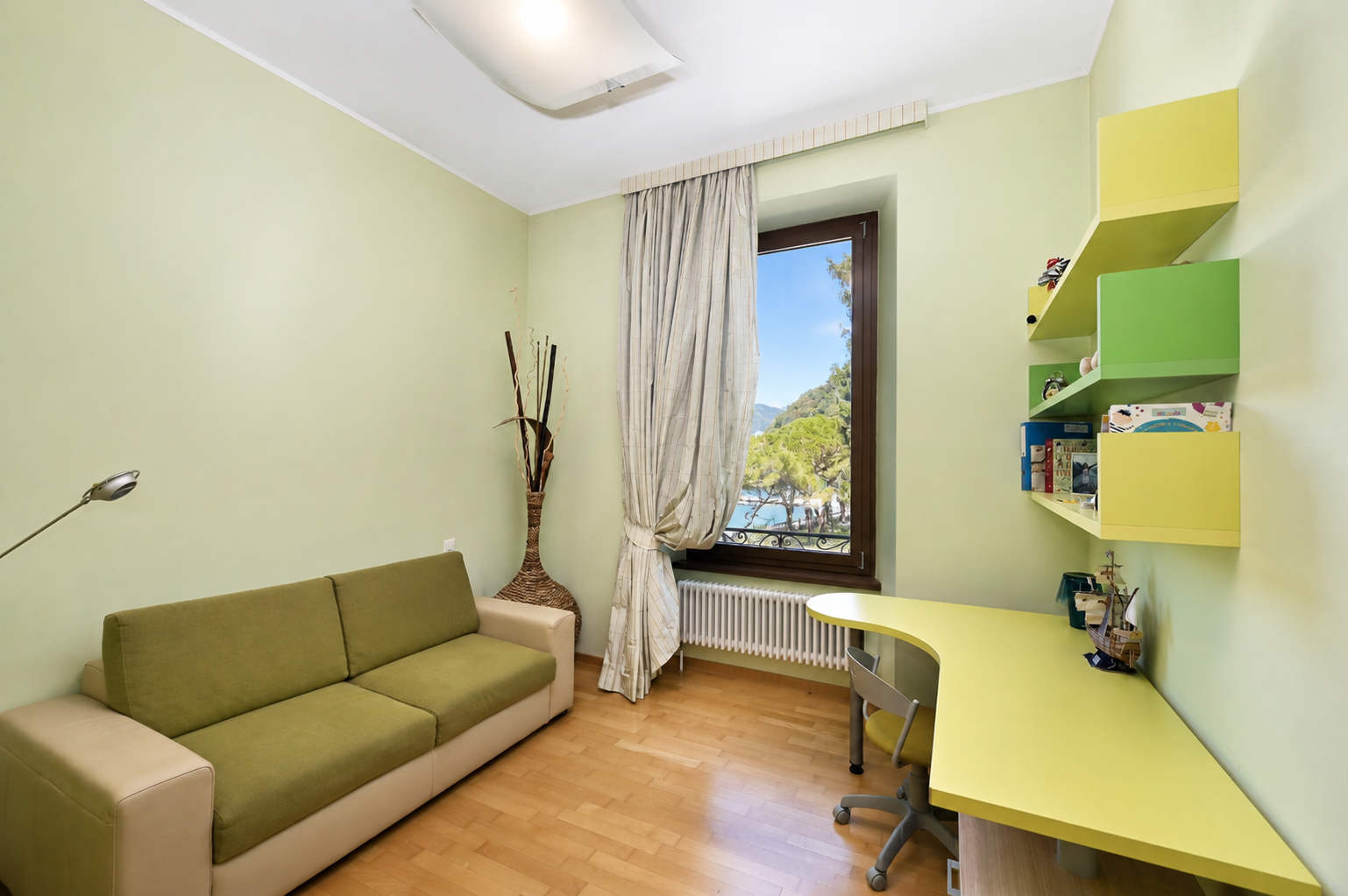 Interior view 12