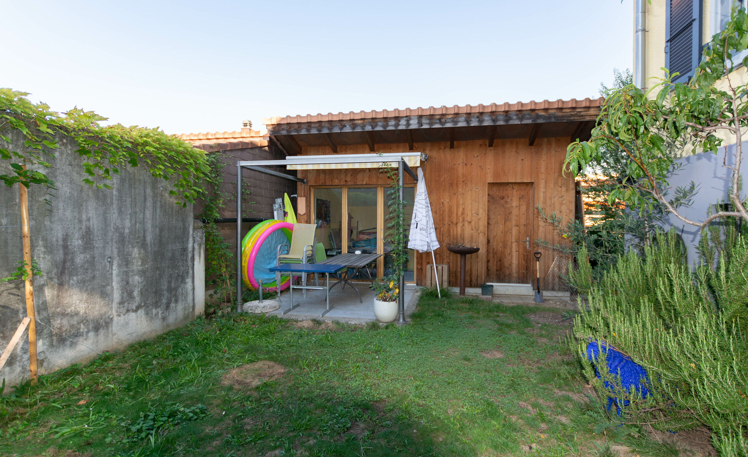 Exterior view 2