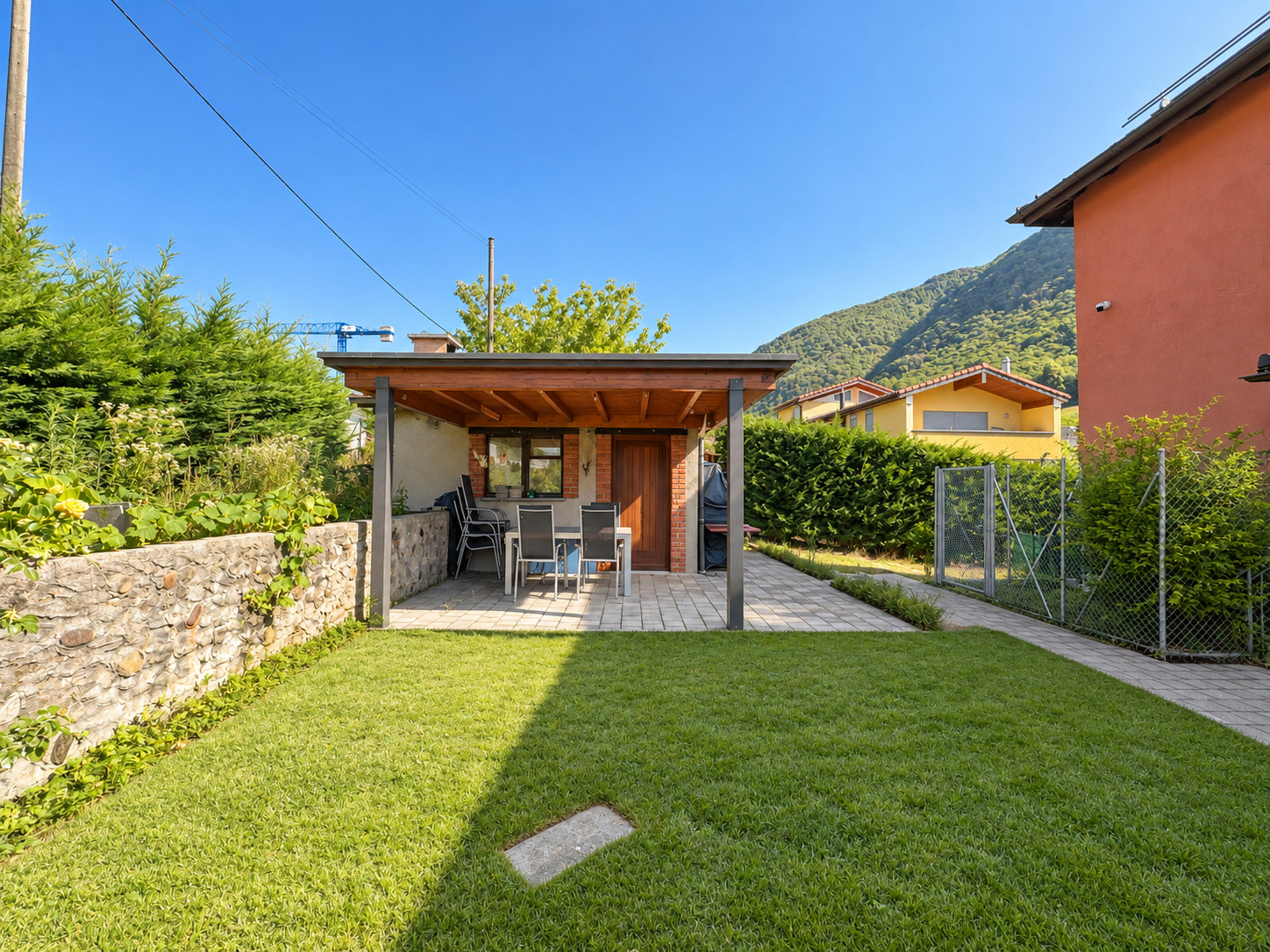 Exterior view 2