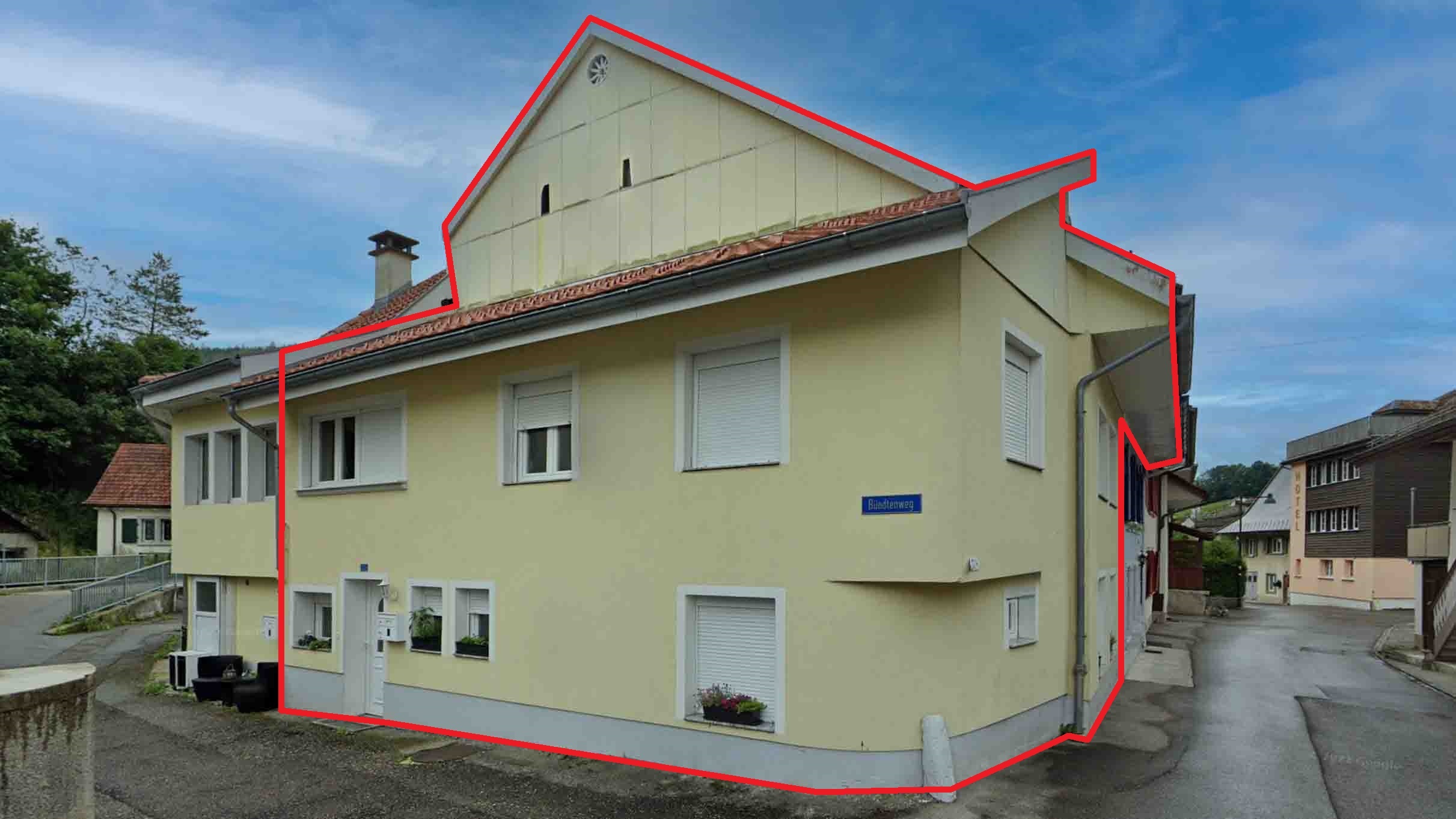 Photo 10