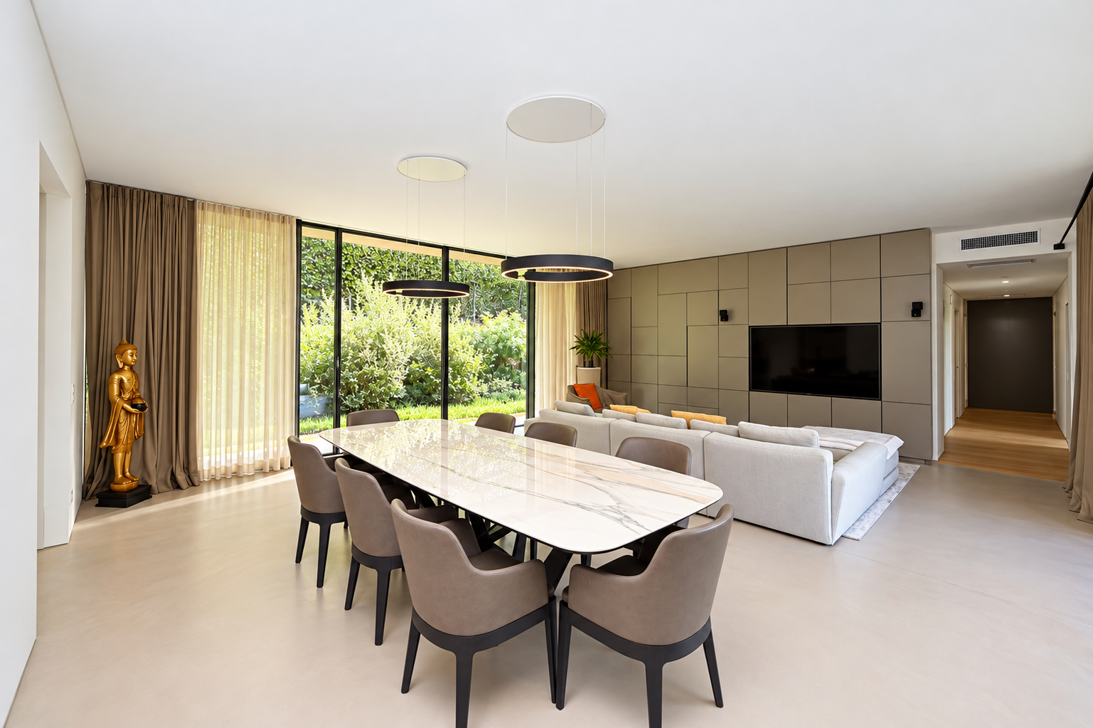 Interior view 2