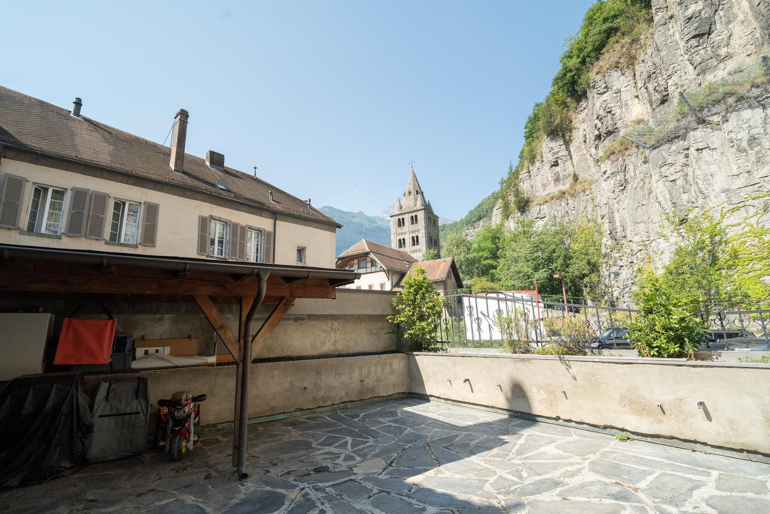 Firstview