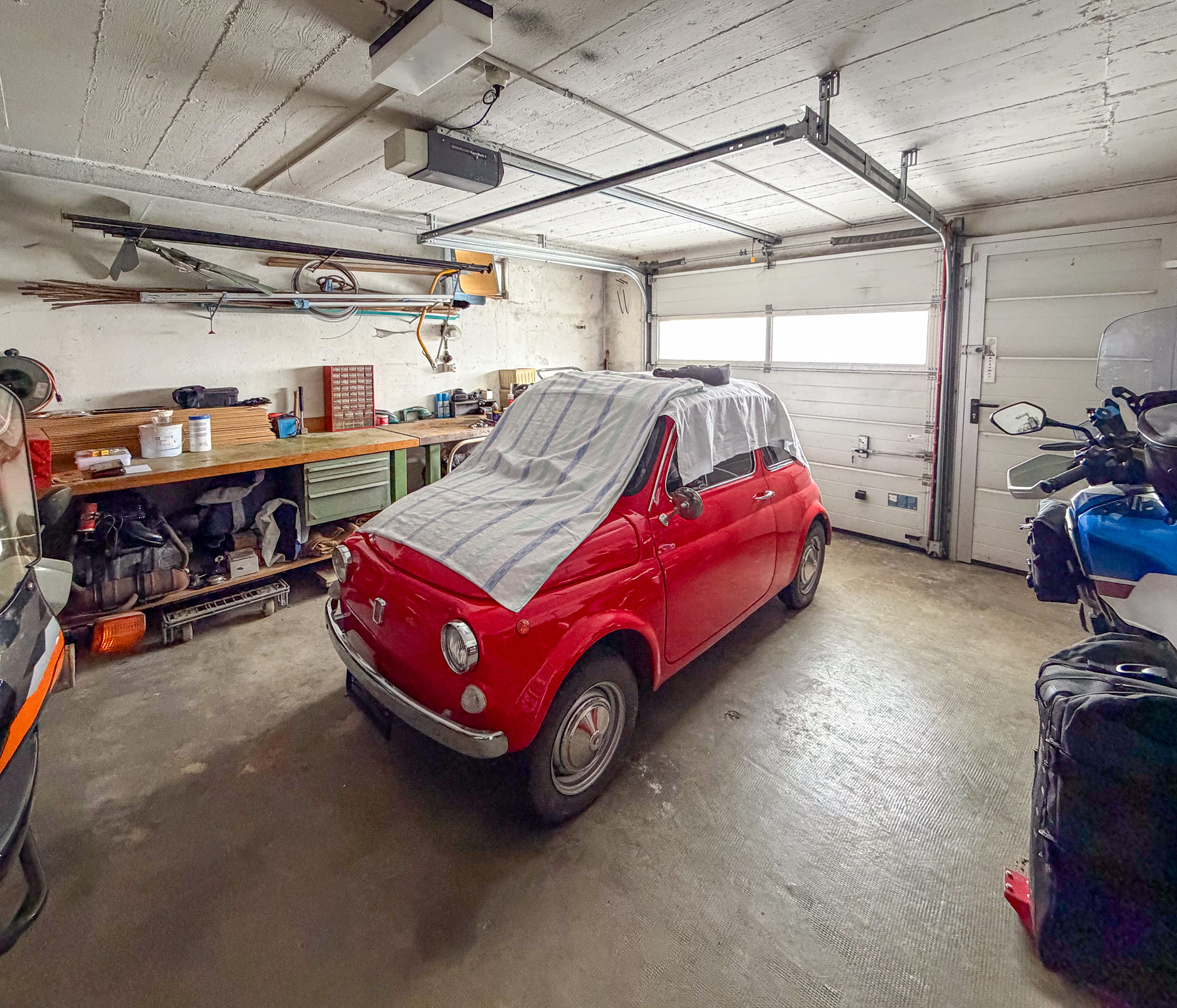 Garage N°3 (au sous-sol de la maison) Garage N°3 (au sous-sol de la maison)