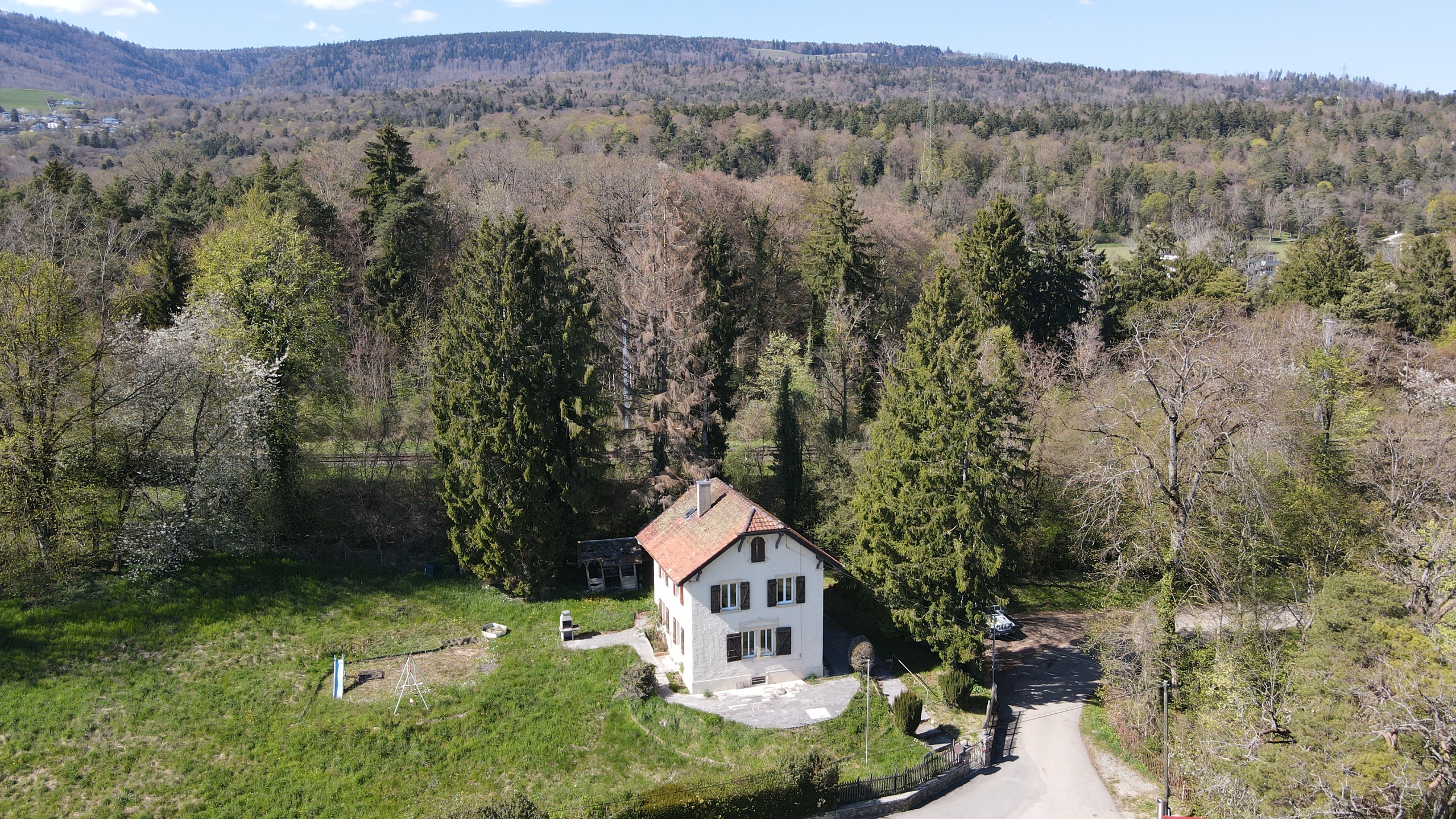 Exterior view 5