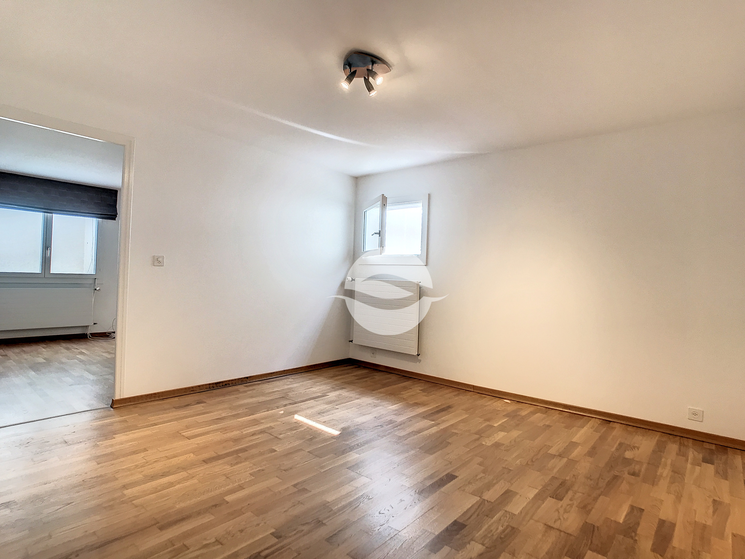 Sous-Sol : 2 pièces en enfilade Sous-Sol : 2 pièces en enfilade