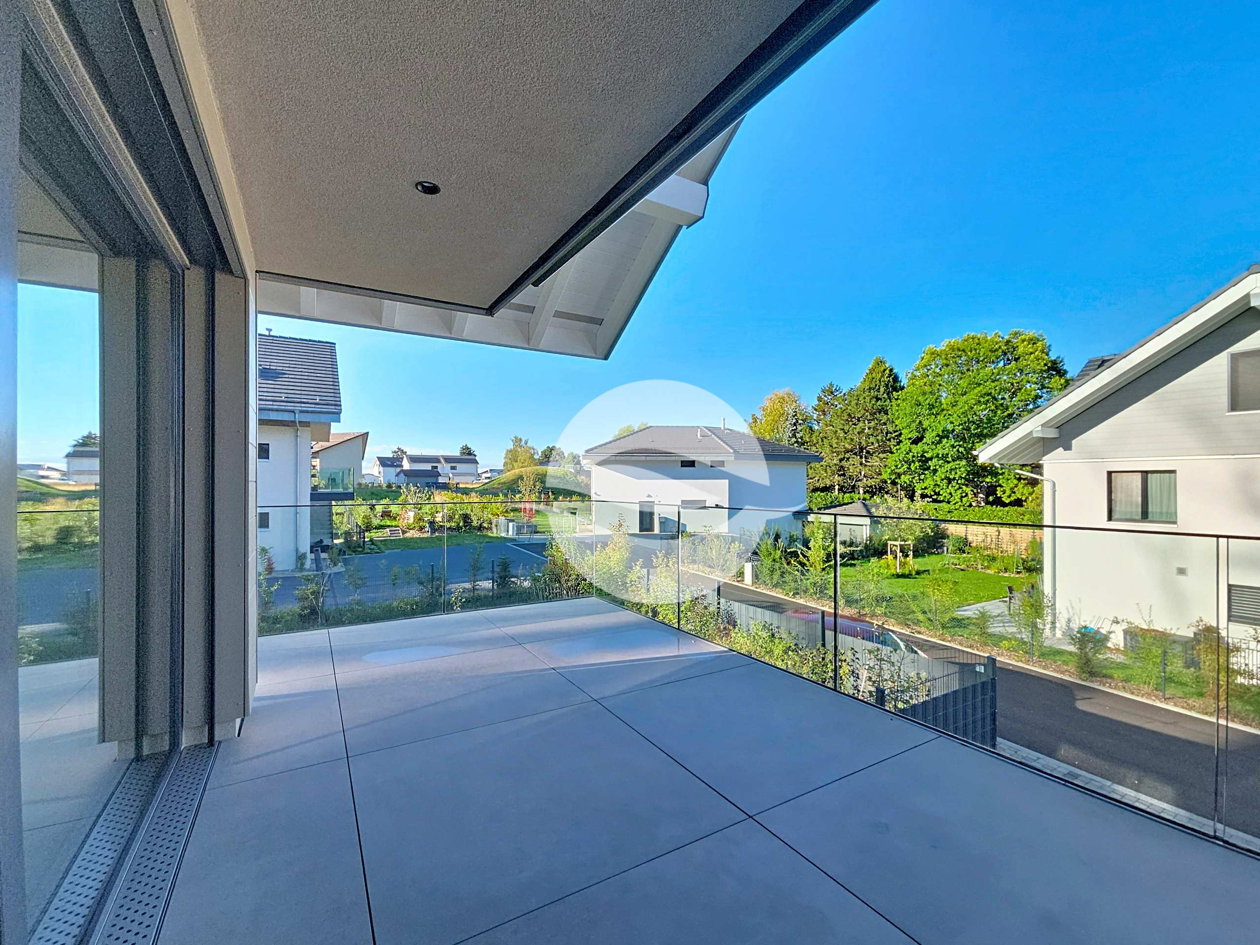 Exterior view 2