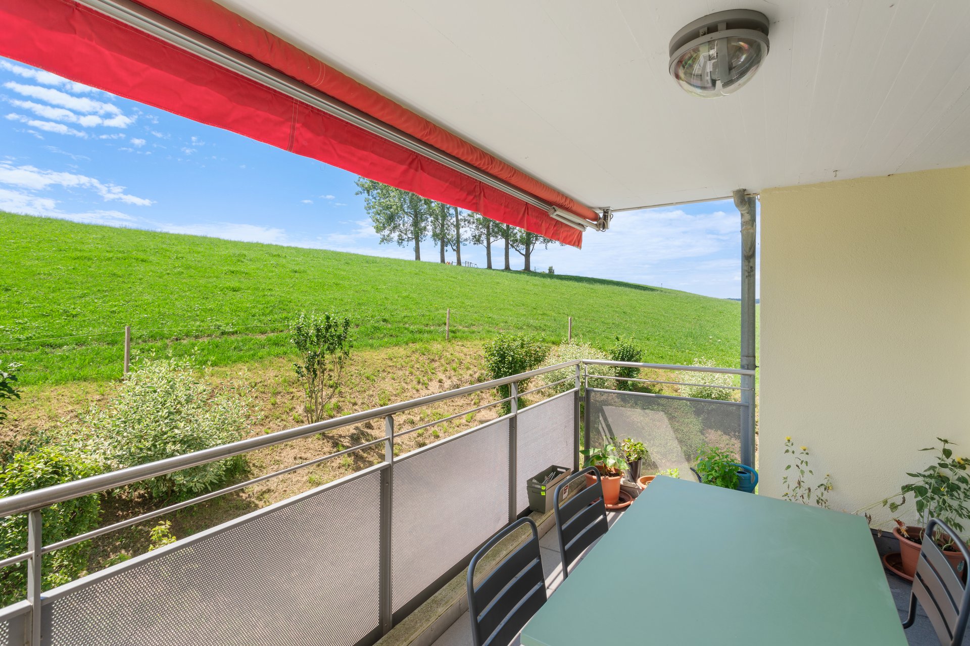 Balkon mit freiem Blick Balkon mit freiem Blick