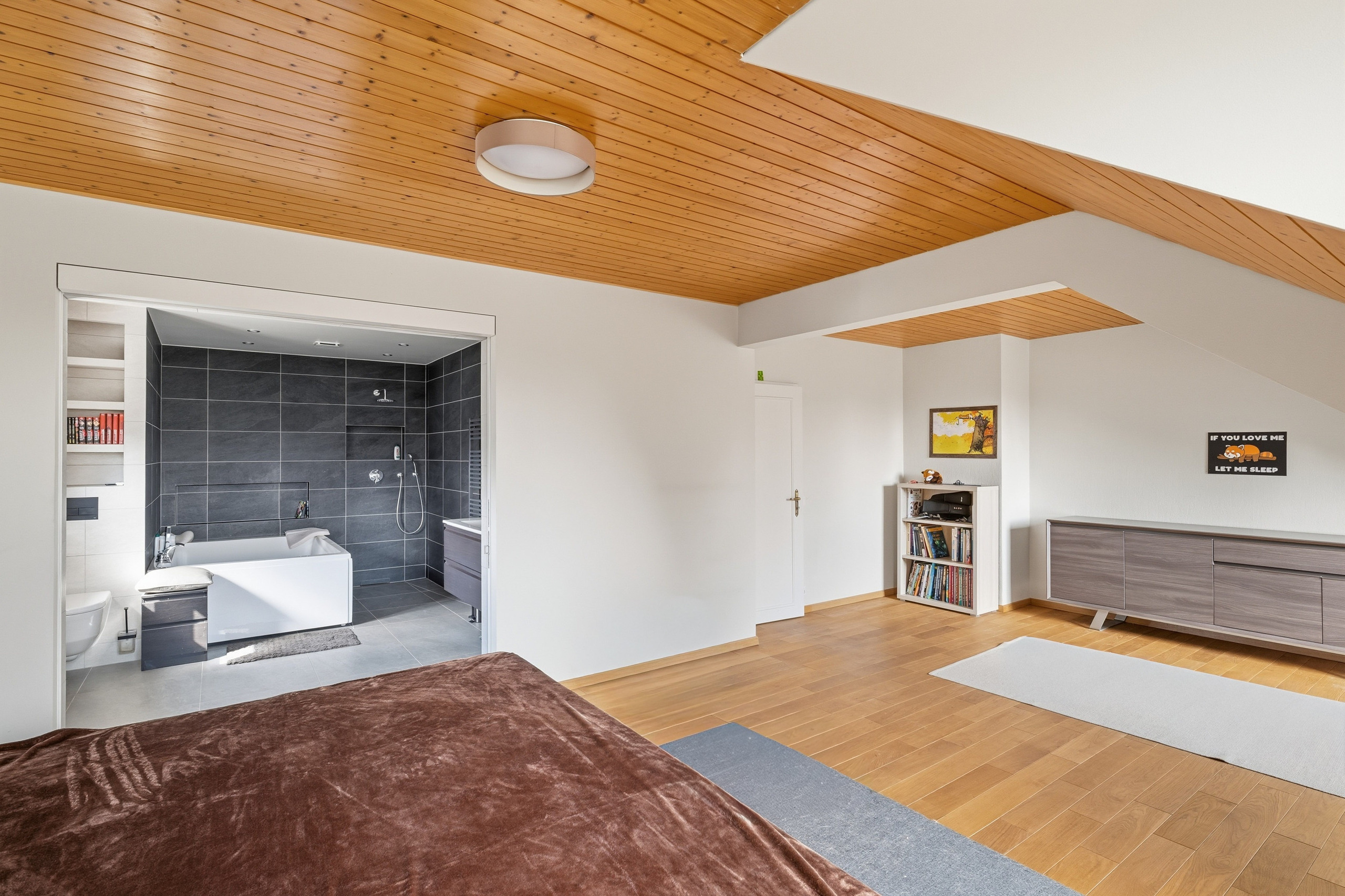 Interior view 8