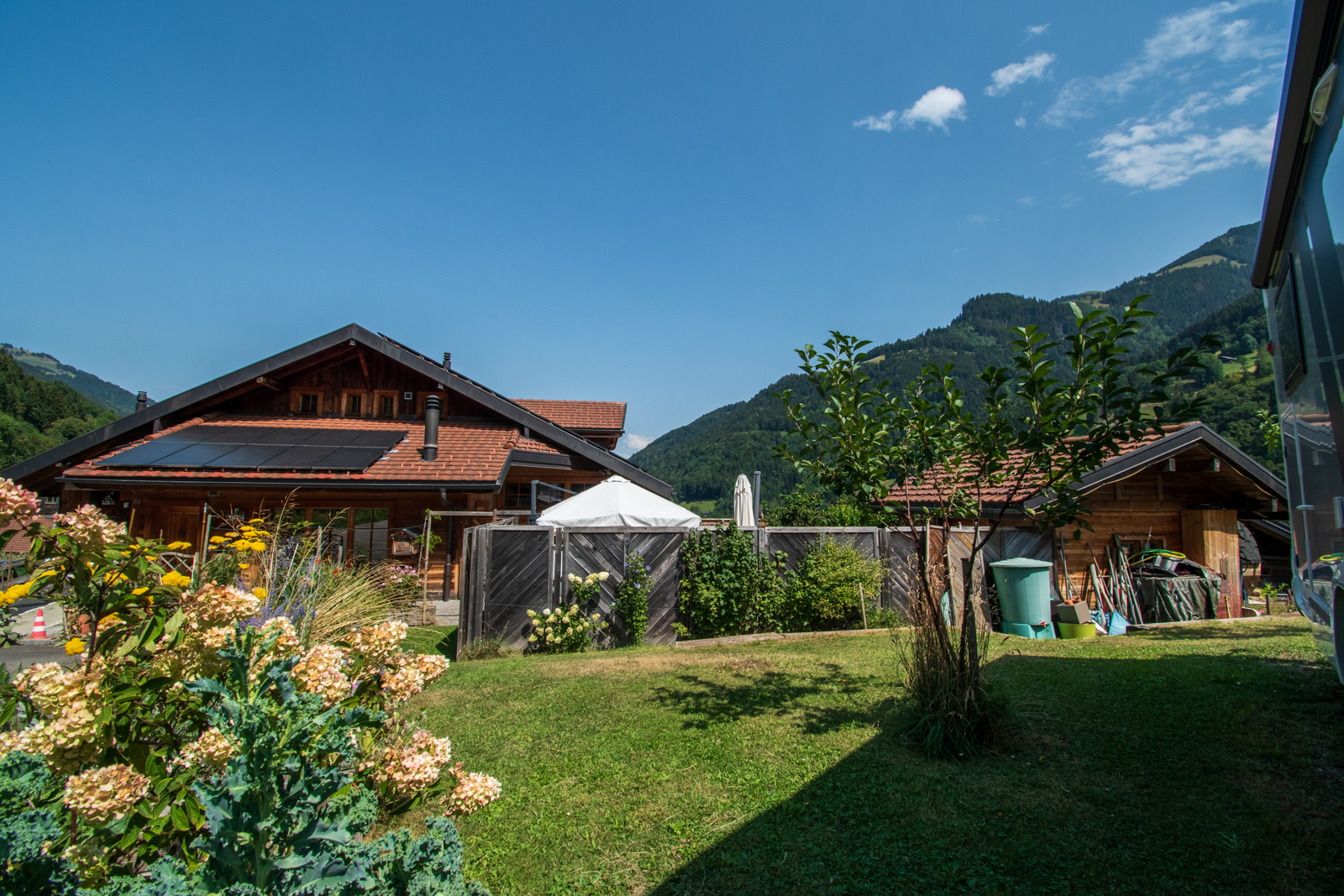 Exterior view 2