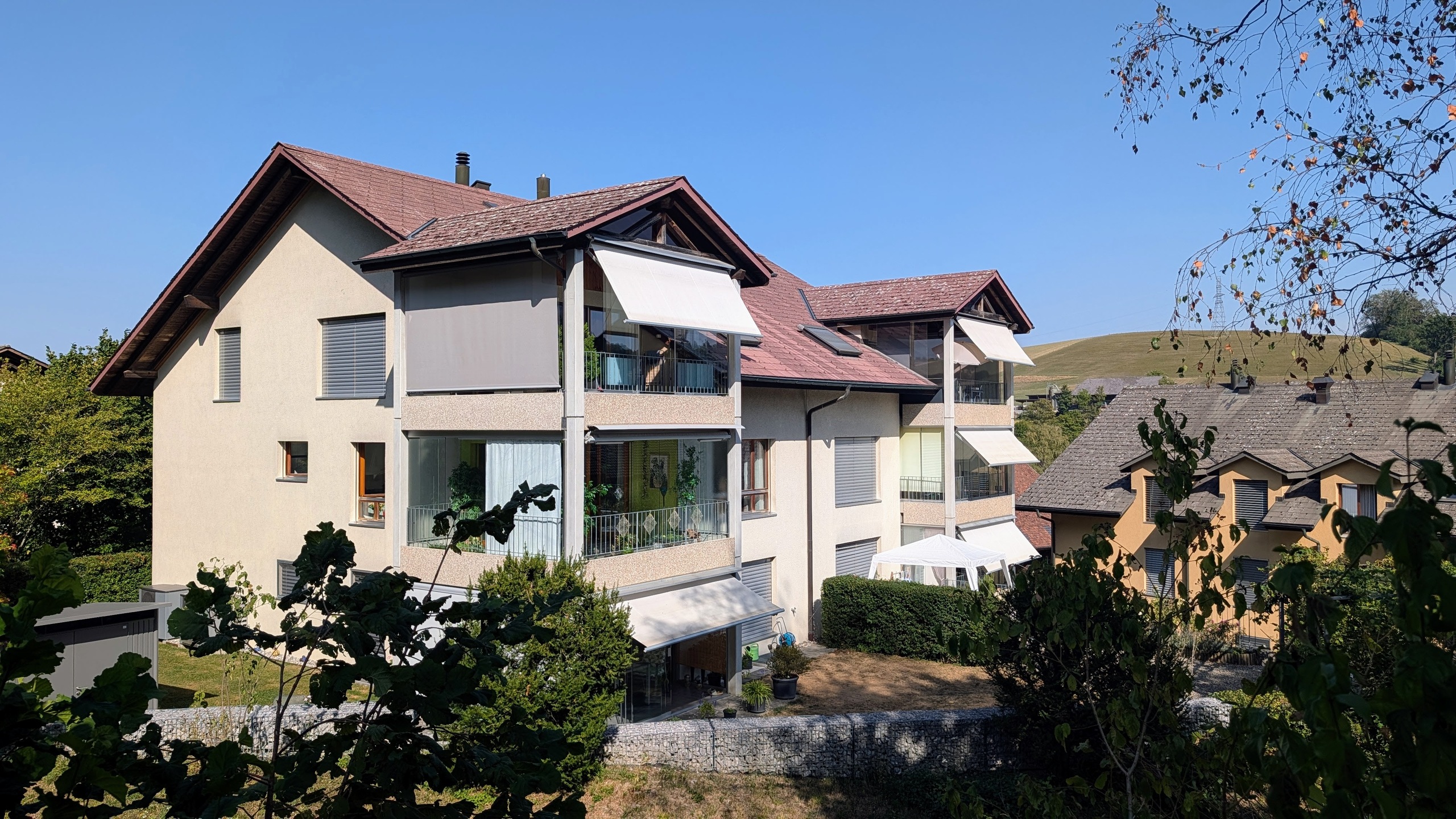 Exterior view 3