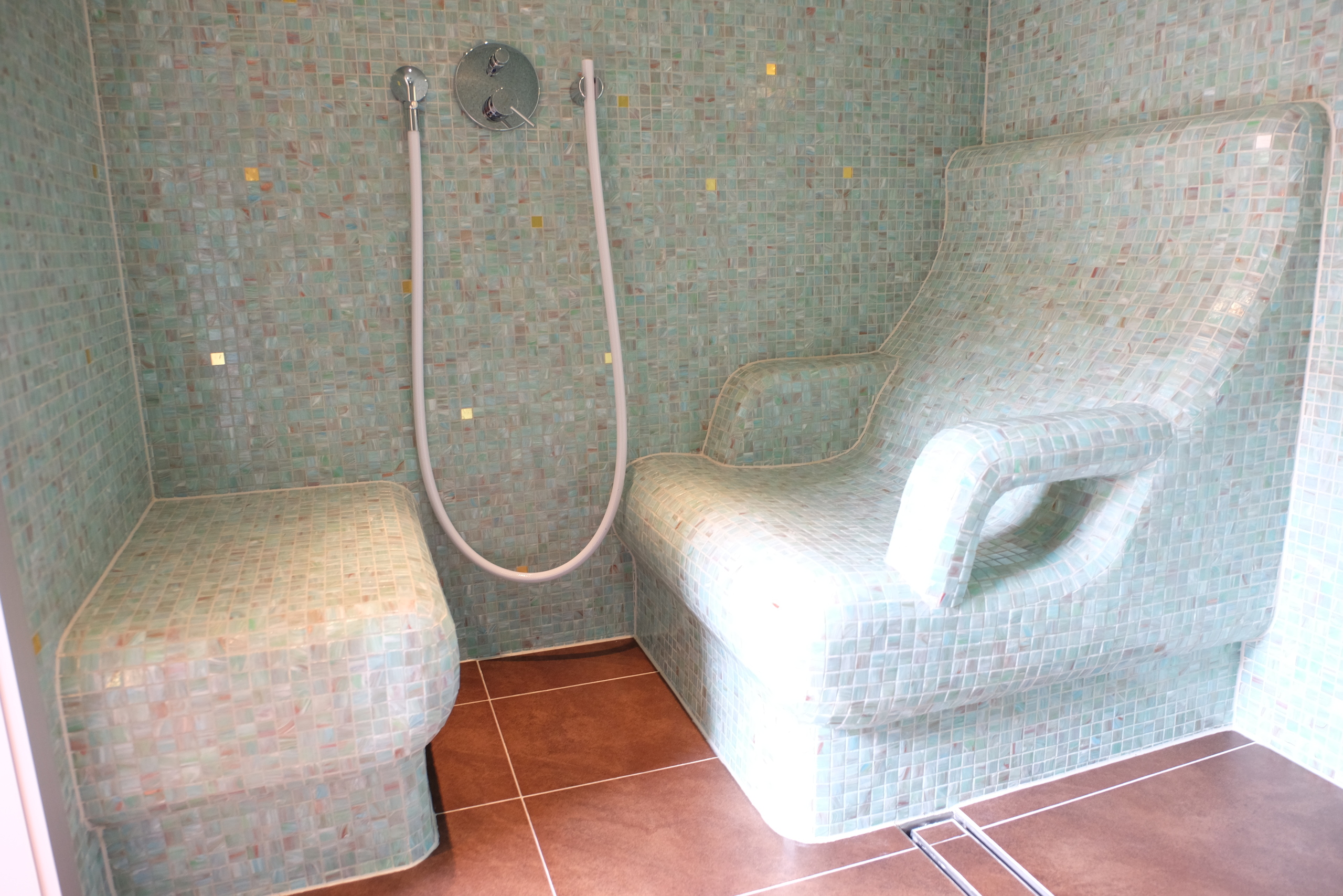 Dampfbad mit zwei Sitzen Dampfbad mit zwei Sitzen