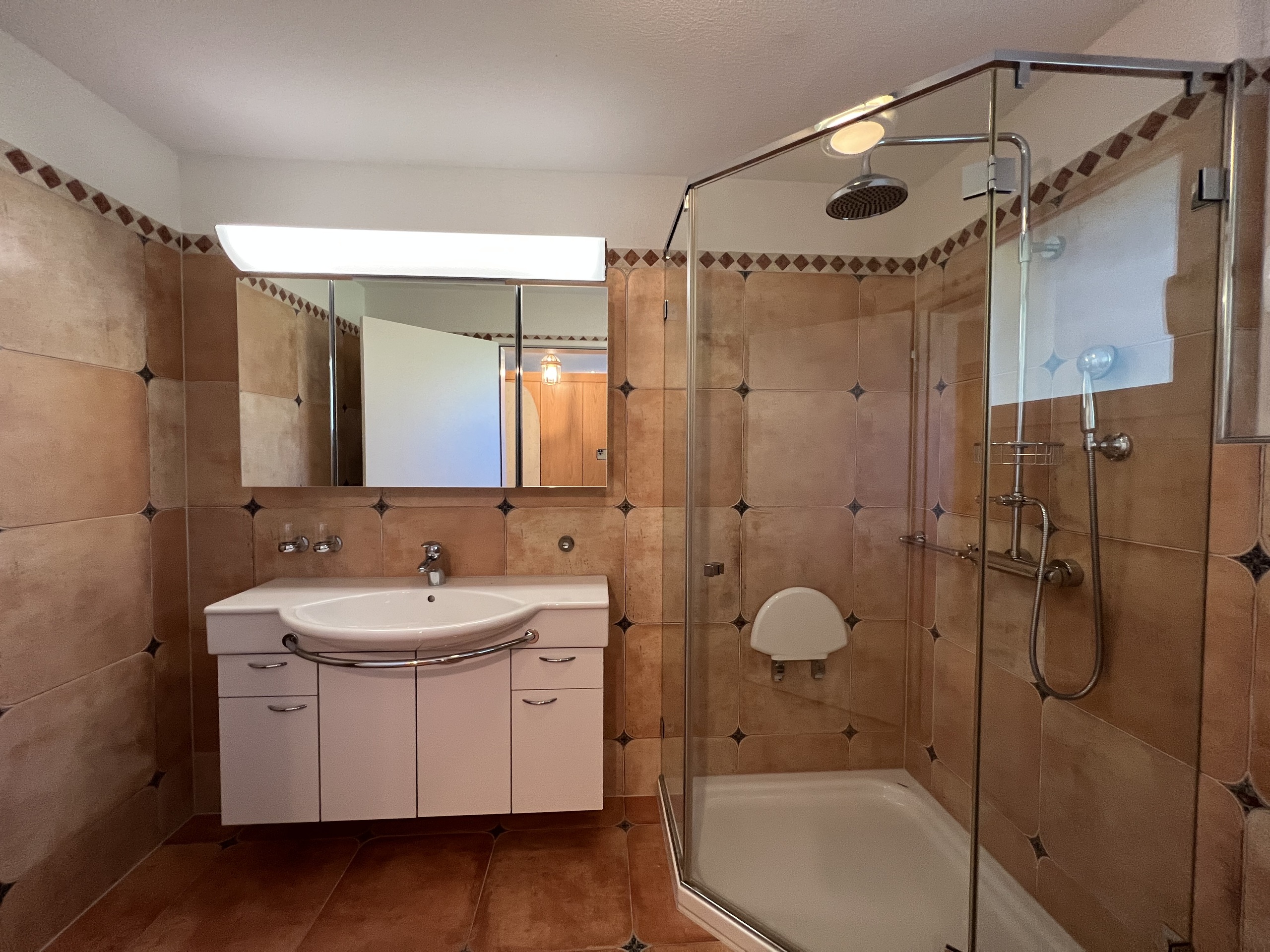 Dusche / WC Dusche / WC