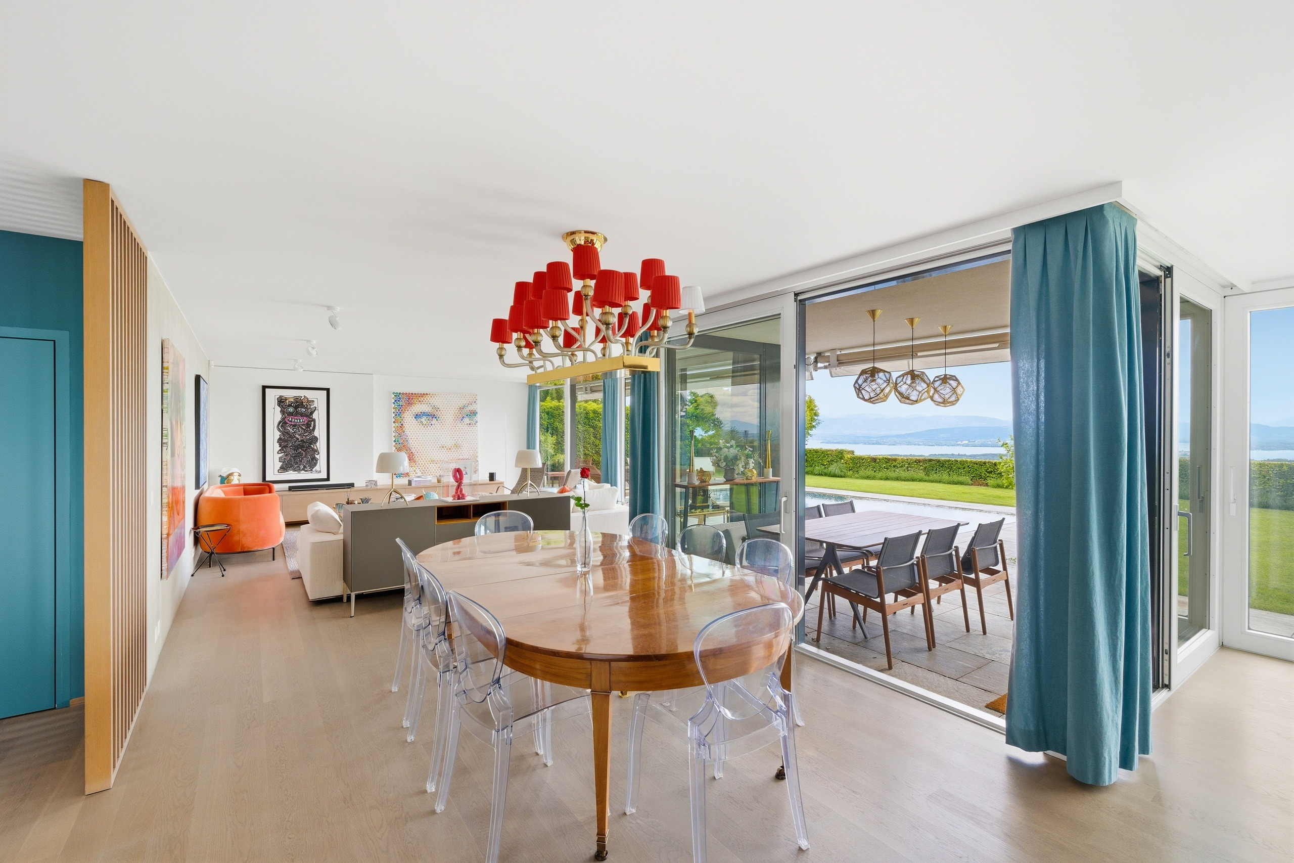 Interior view 6
