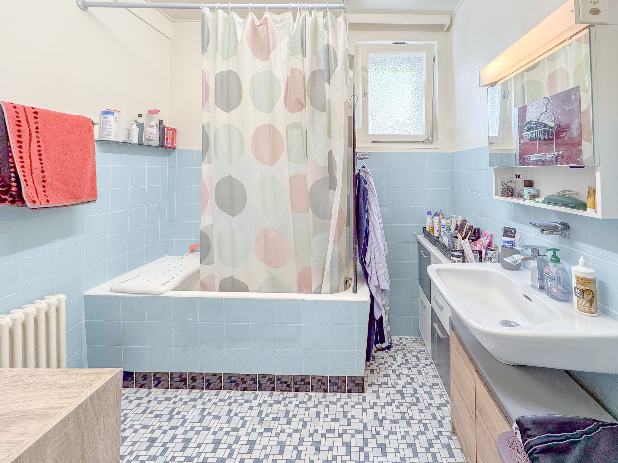 Appt loué au rez : salle de bain