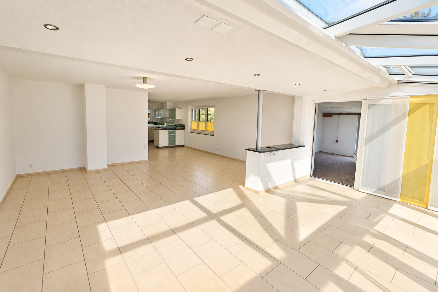 Interior view 4
