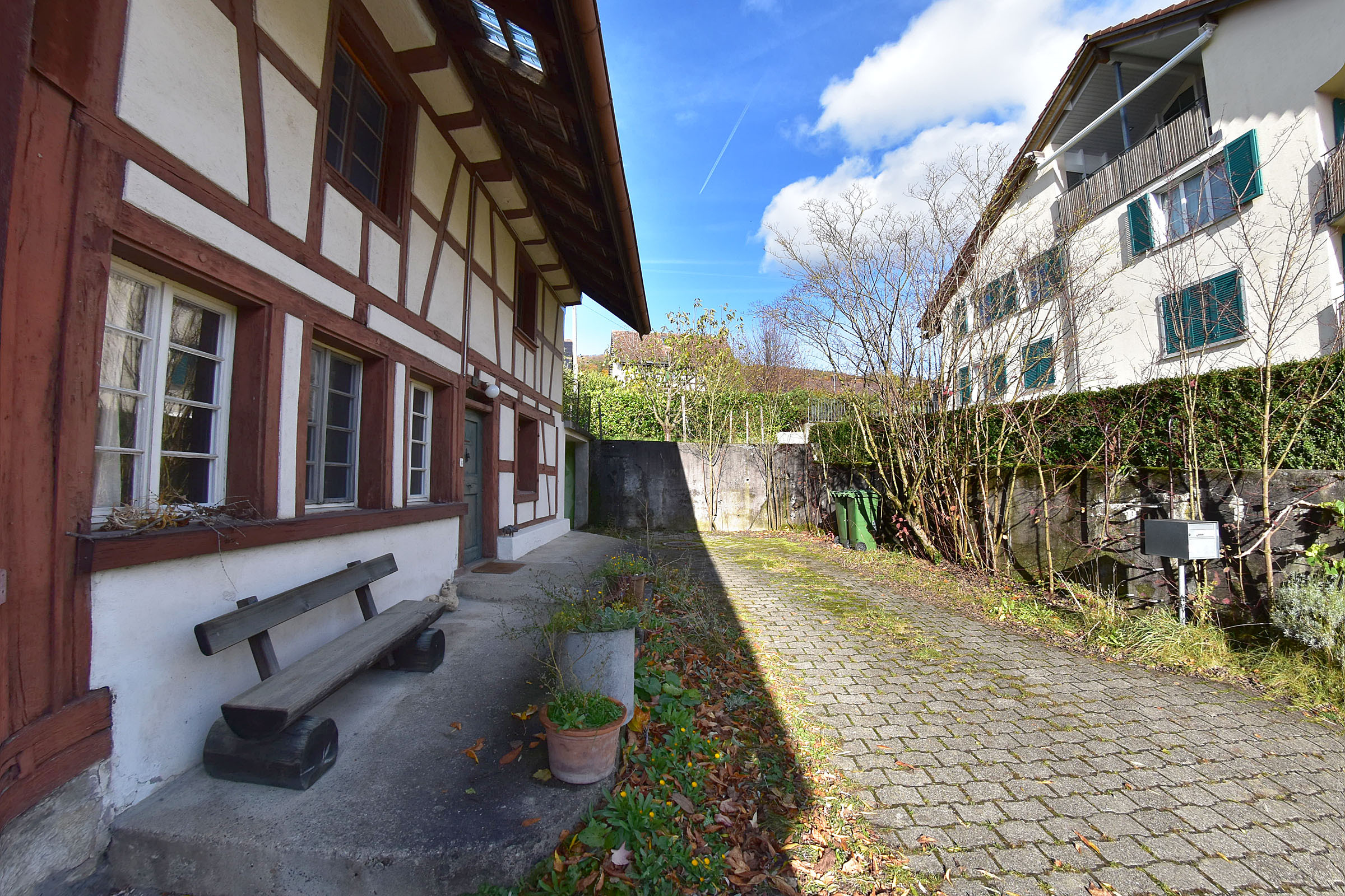 Vorplatz auf der Oststeite Vorplatz auf der Oststeite