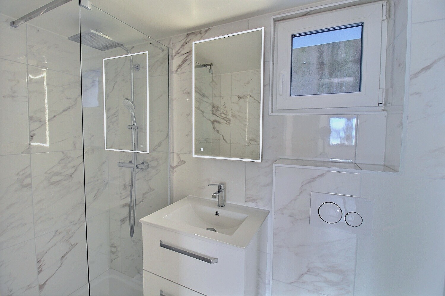Interior view 9