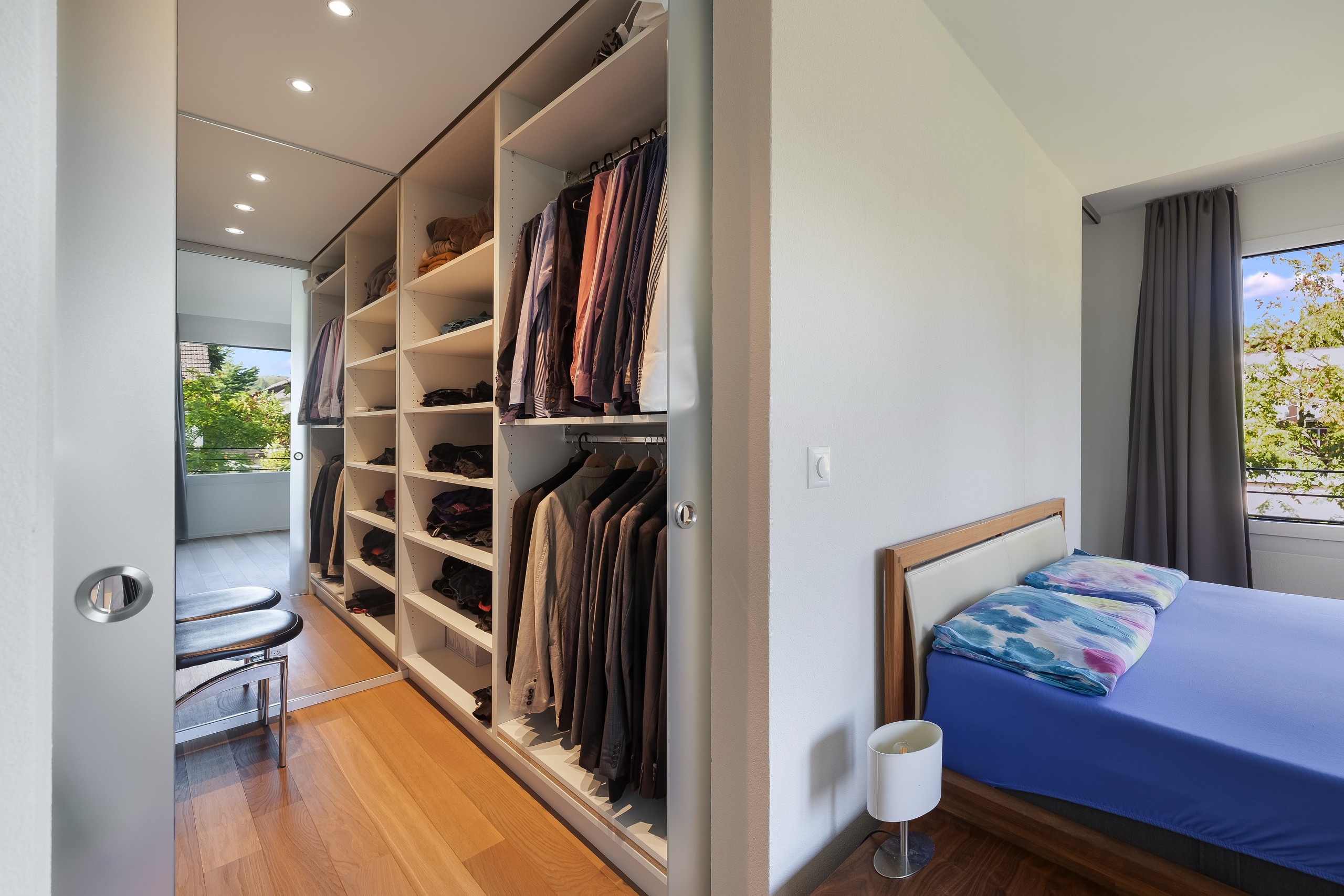 Interior view 11