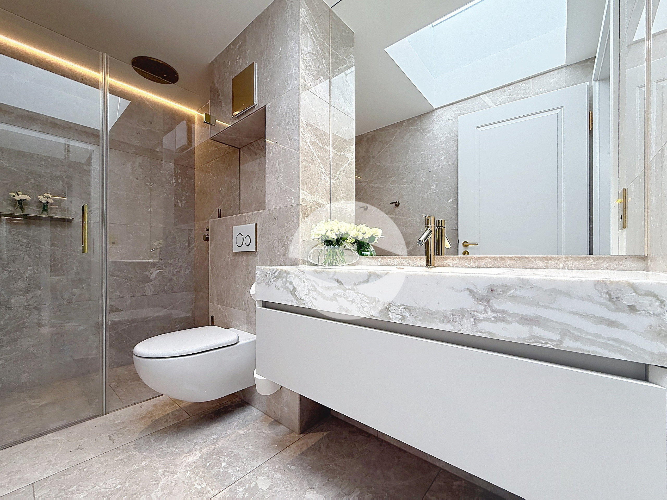 2ème : Salle de douche