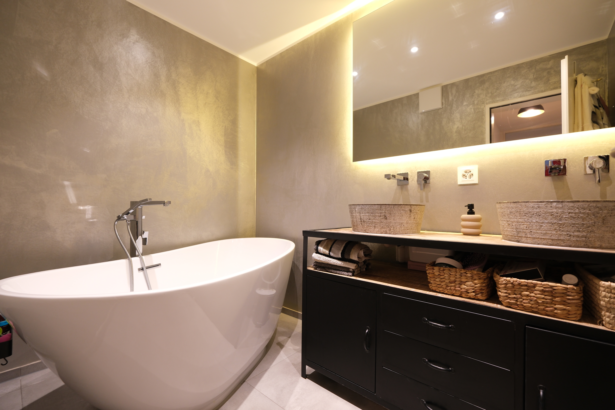 Badezimmer mit Badewanne