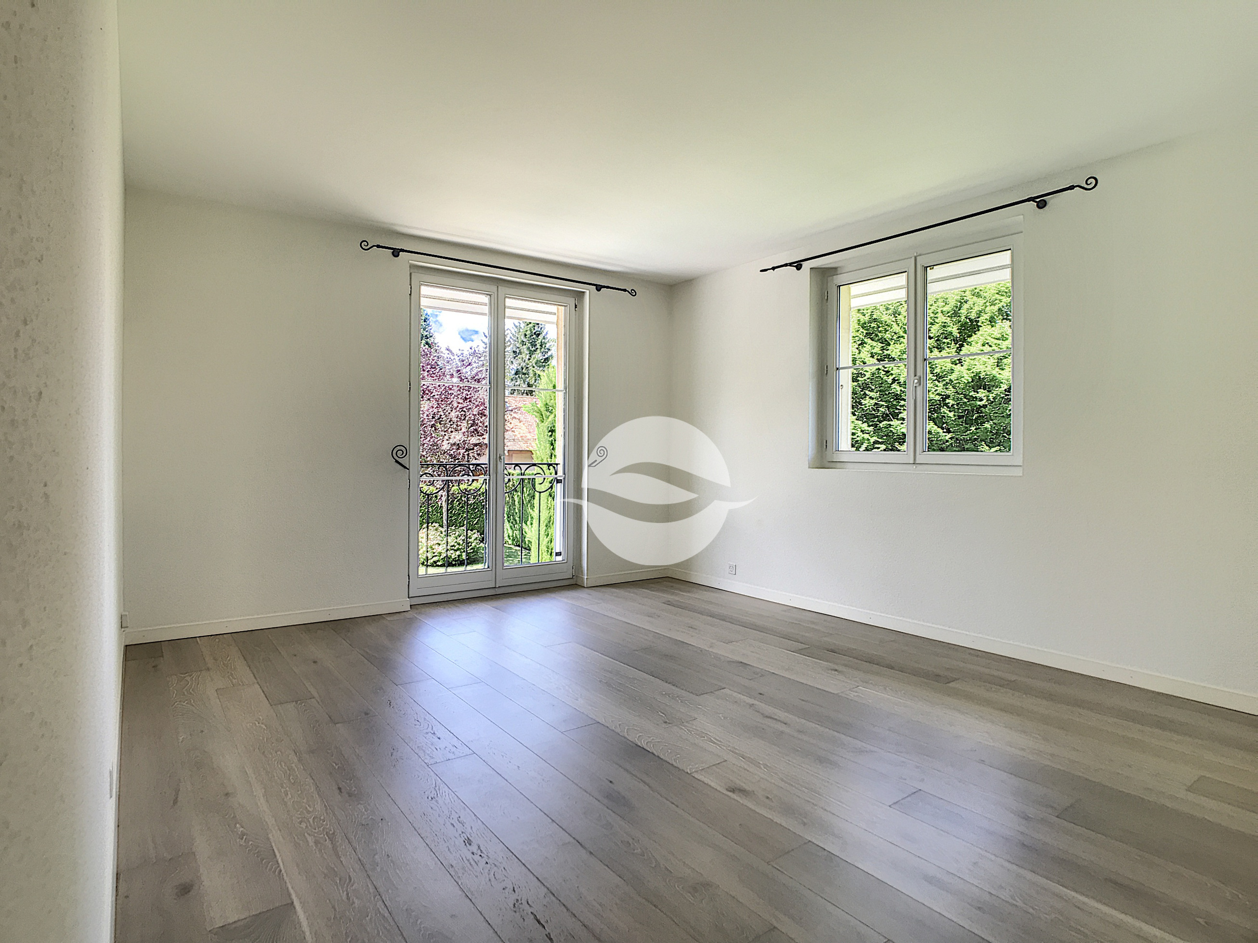 1er étage : Chambre parentale avec dressing et salle d'eau privée 1er étage : Chambre parentale avec dressing et salle d'eau privée