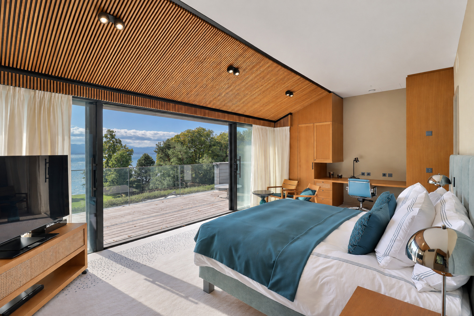 Interior view 11