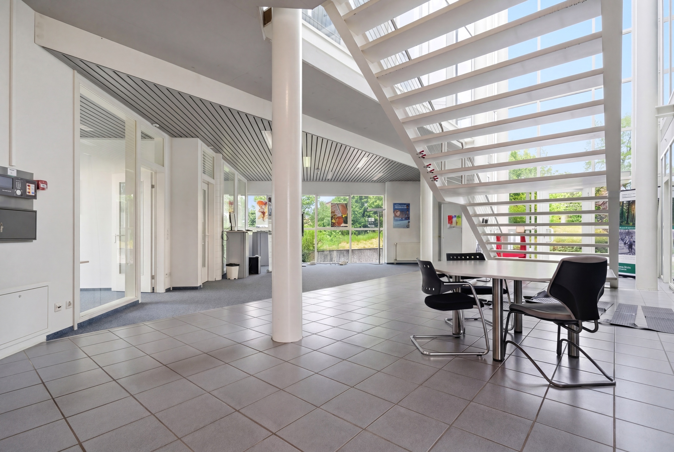 Interior view 6