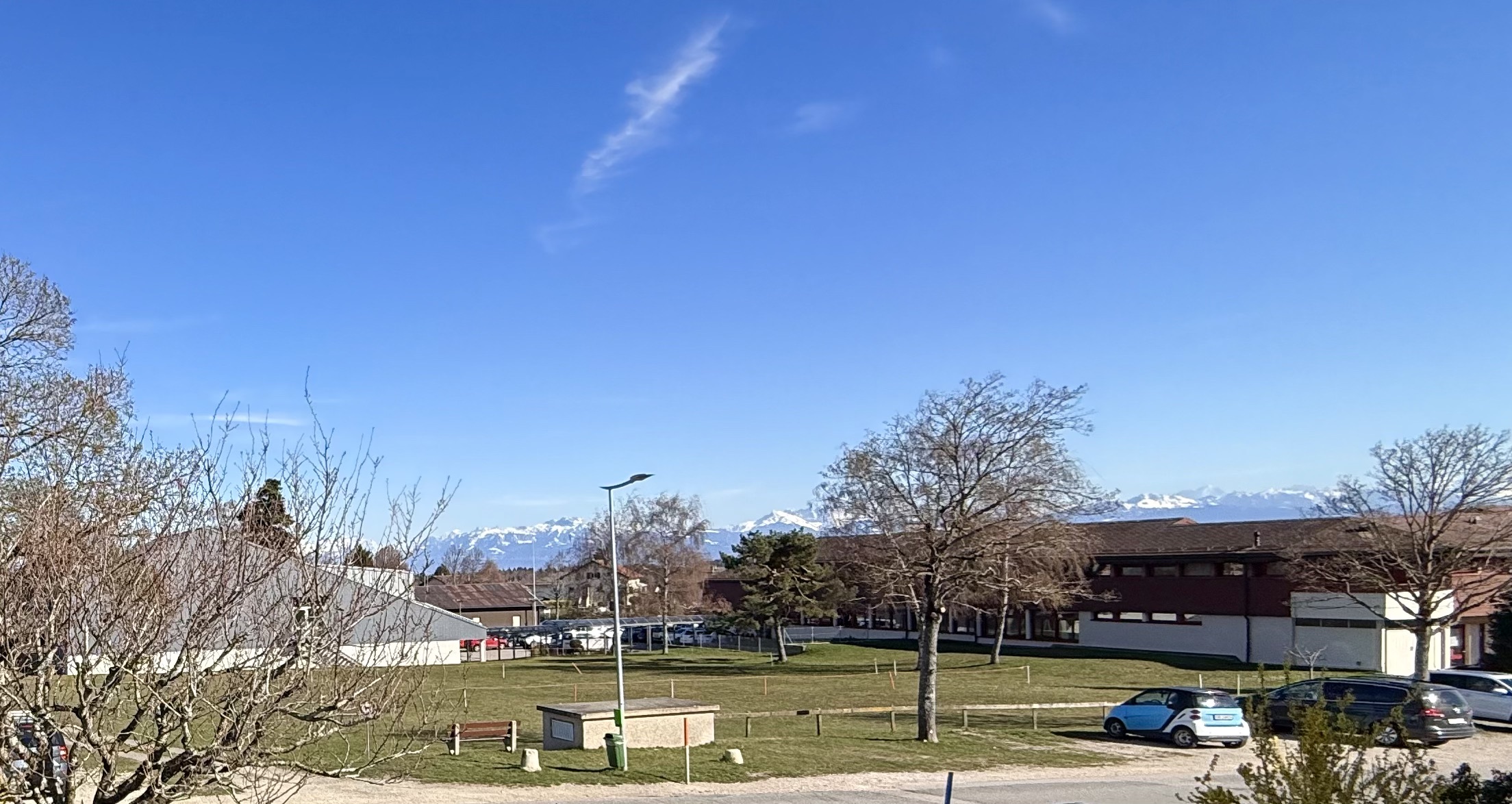 Vue sur les Alpes au loin